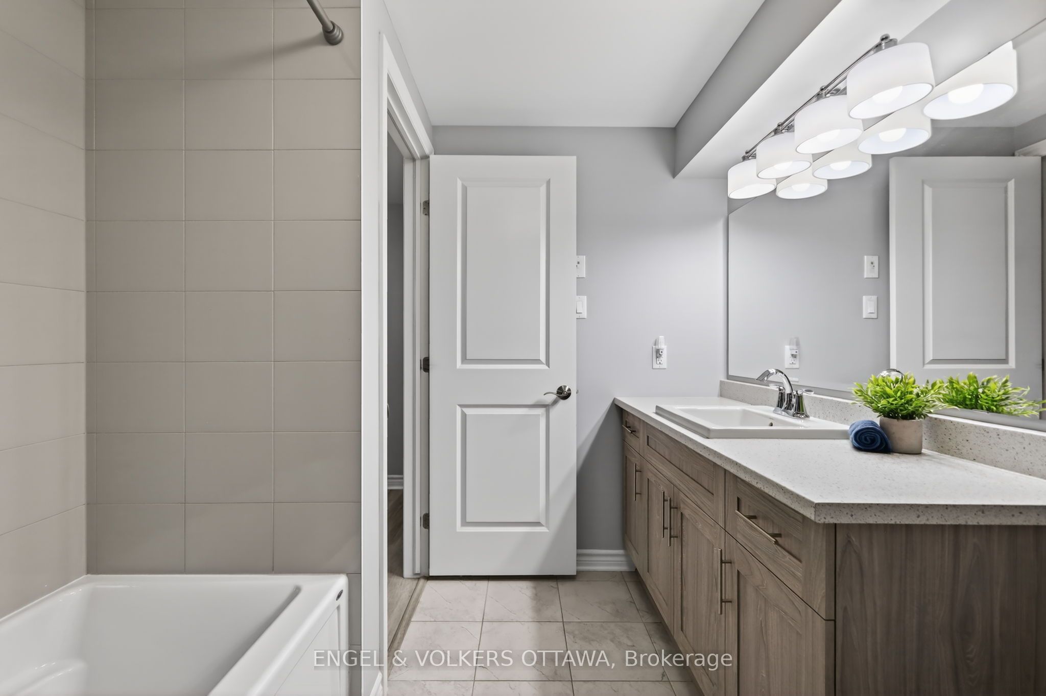 871 Tewin Circle Property Photo 27