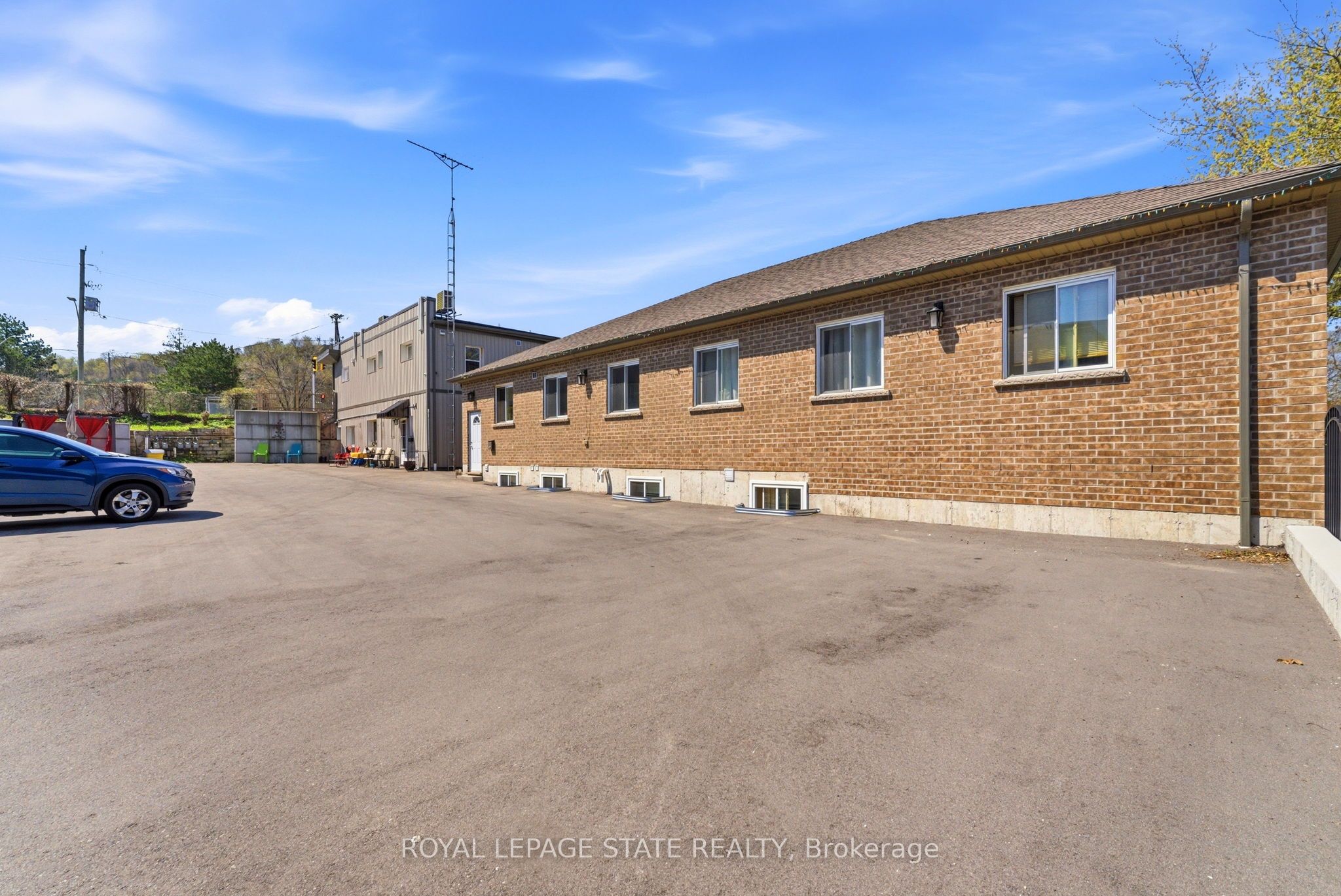1745 King Street E Property Photo 1