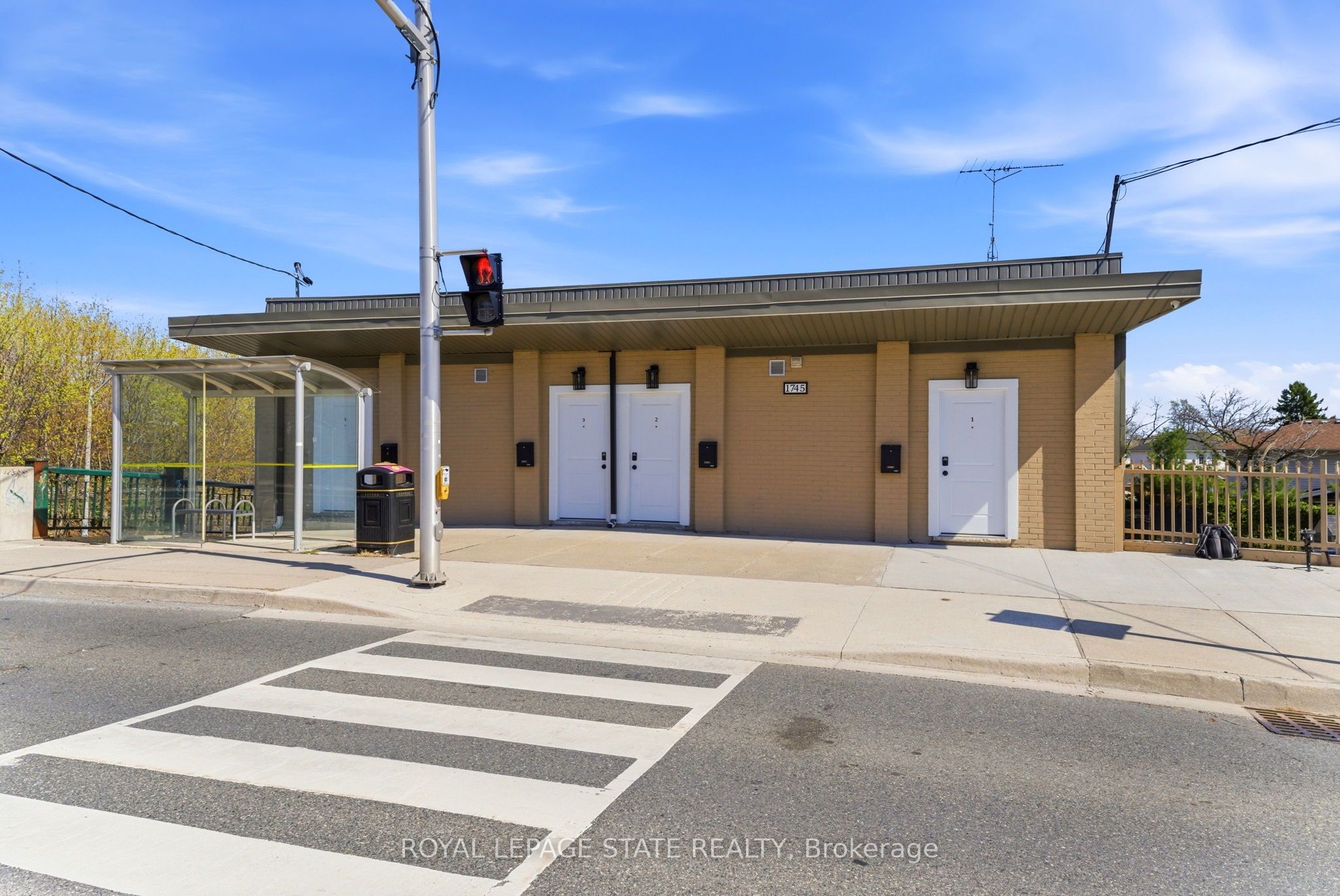 1745 King Street E Property Photo 12