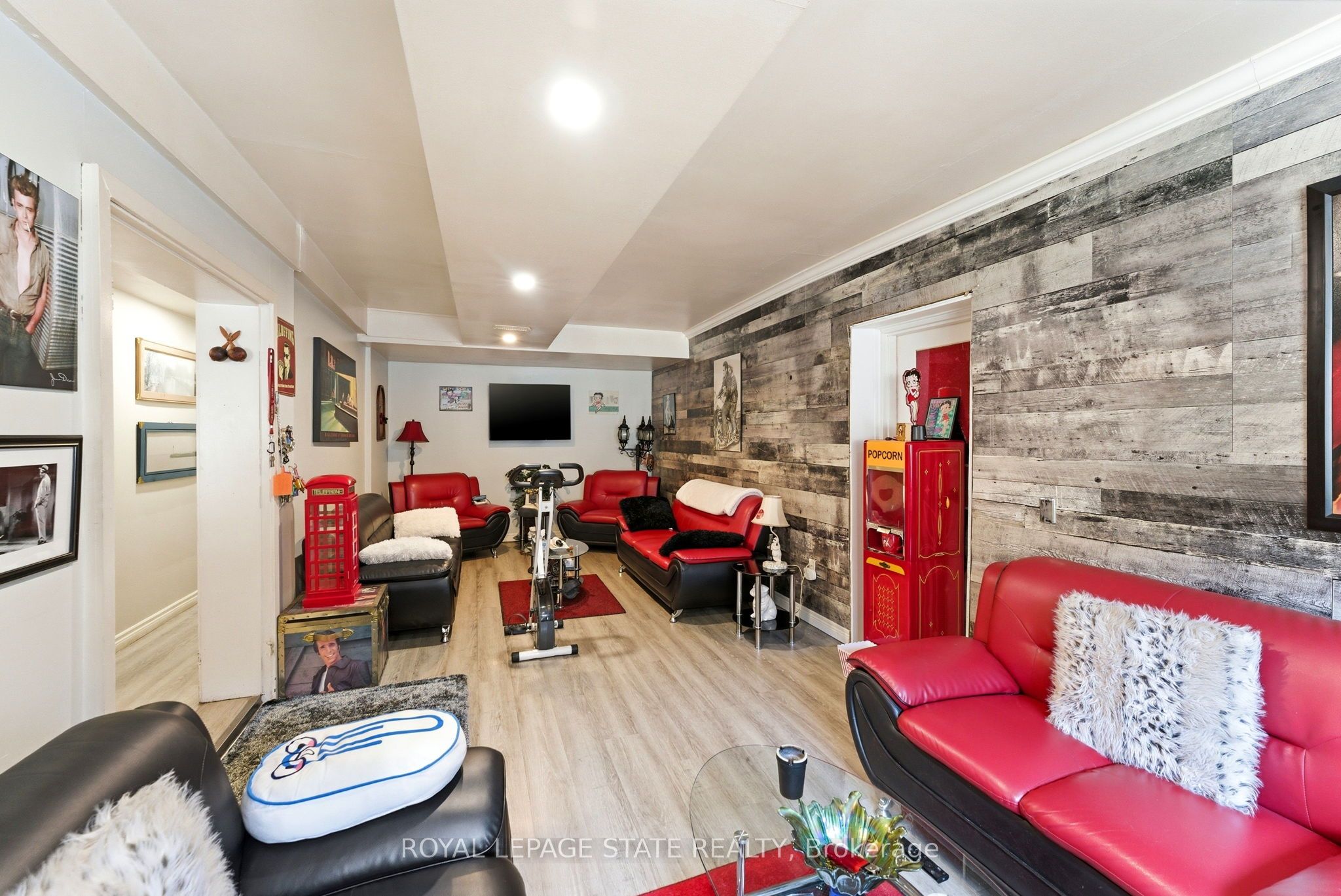 1745 King Street E Property Photo 19