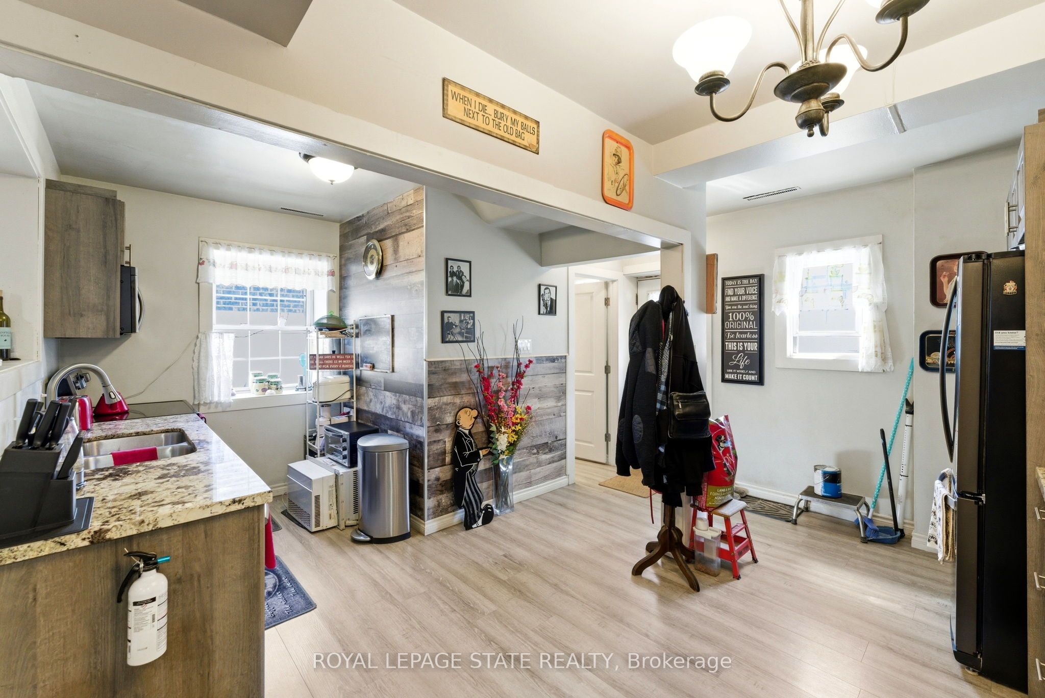 1745 King Street E Property Photo 23