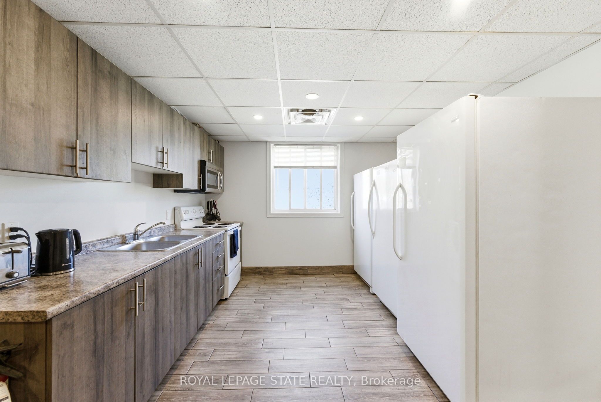 1745 King Street E Property Photo 29