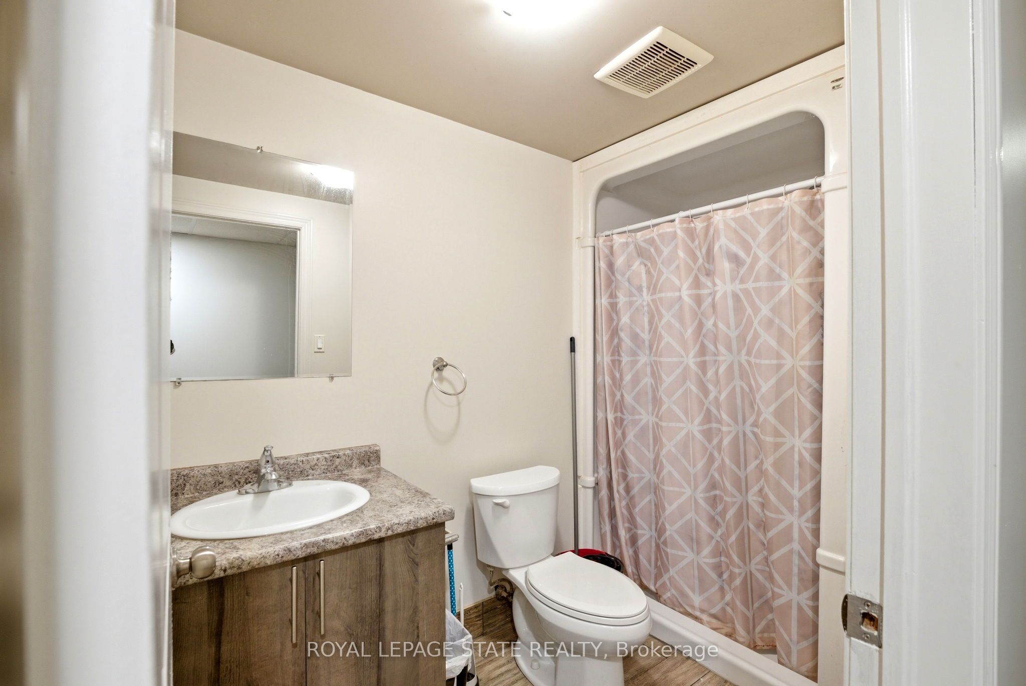 1745 King Street E Property Photo 36