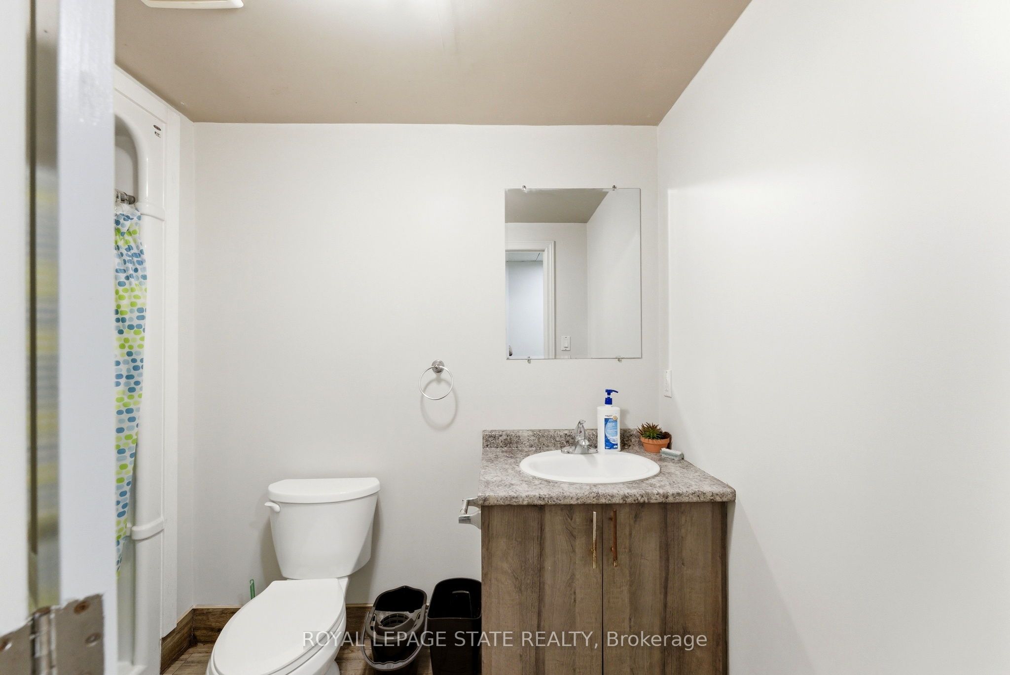 1745 King Street E Property Photo 38