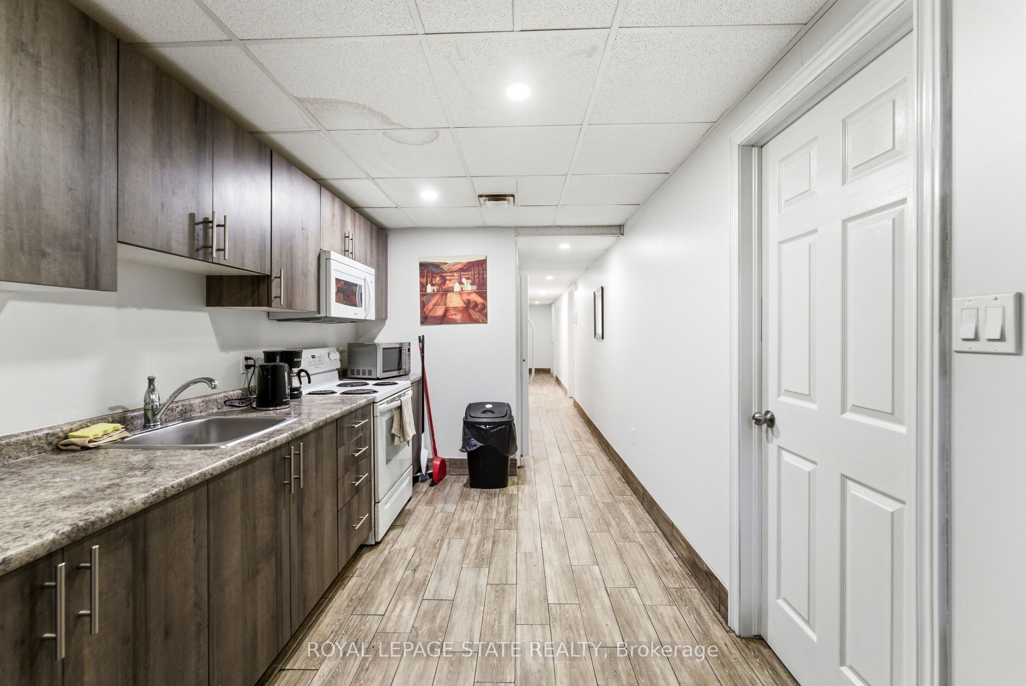 1745 King Street E Property Photo 41