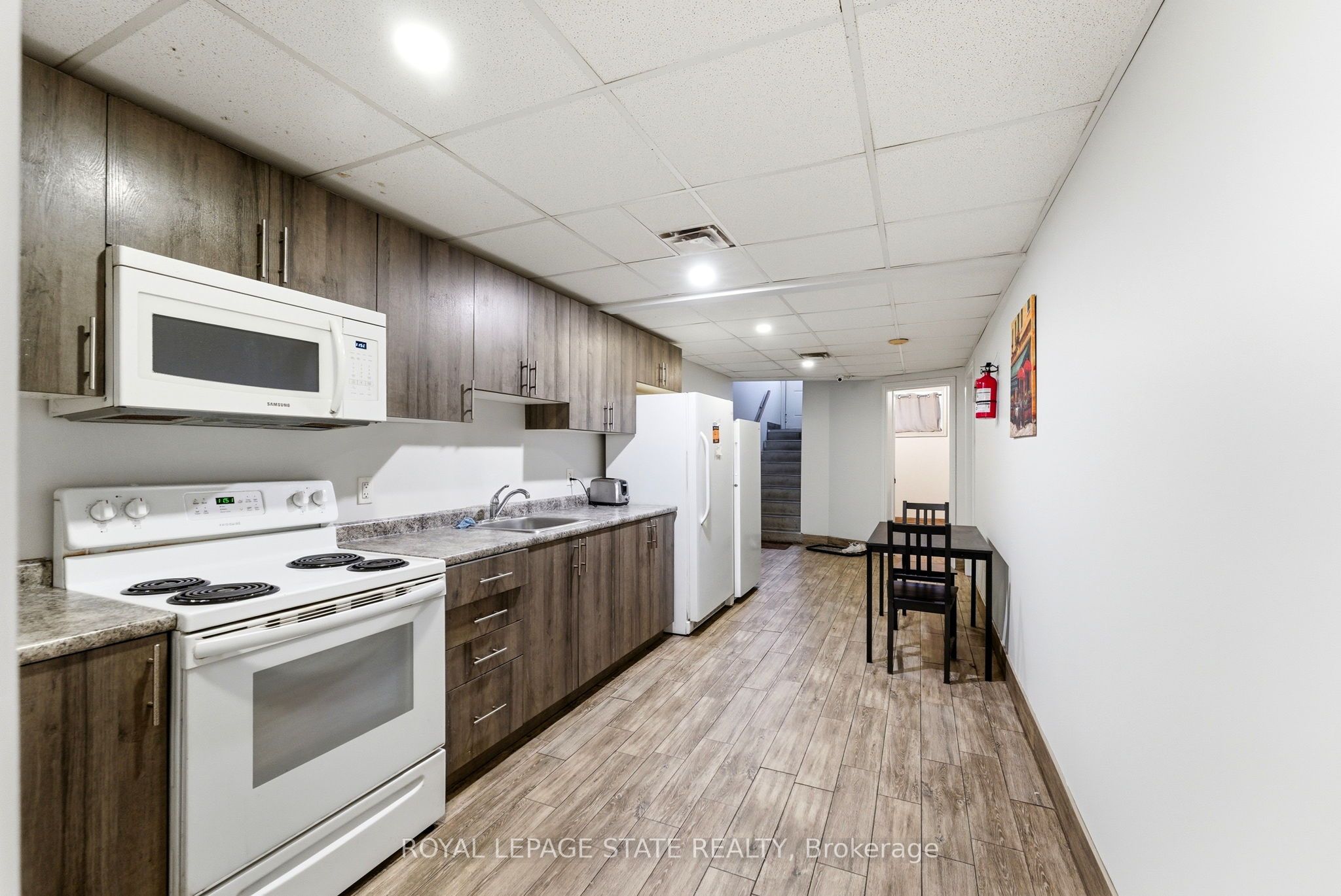1745 King Street E Property Photo 43