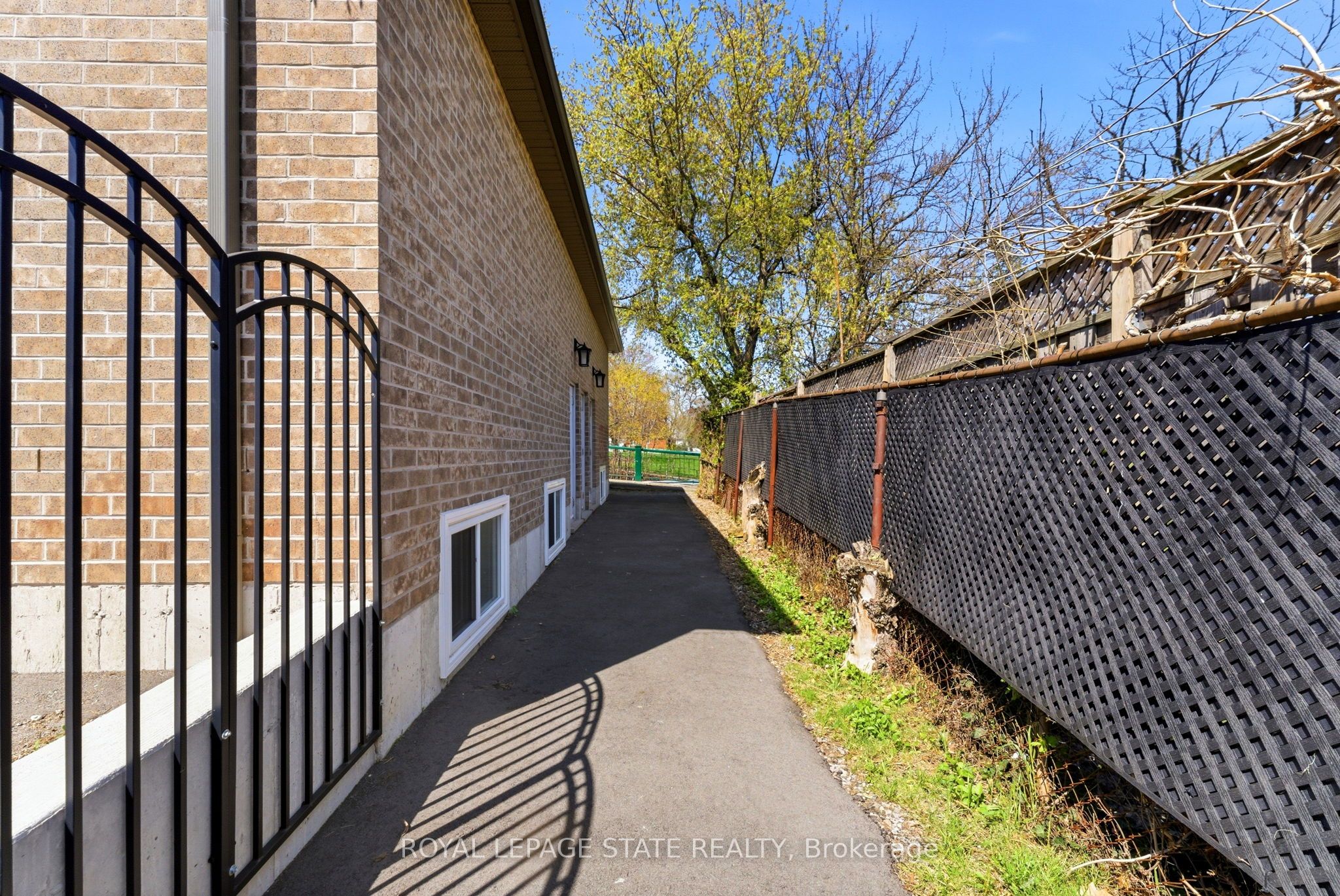 1745 King Street E Property Photo 46