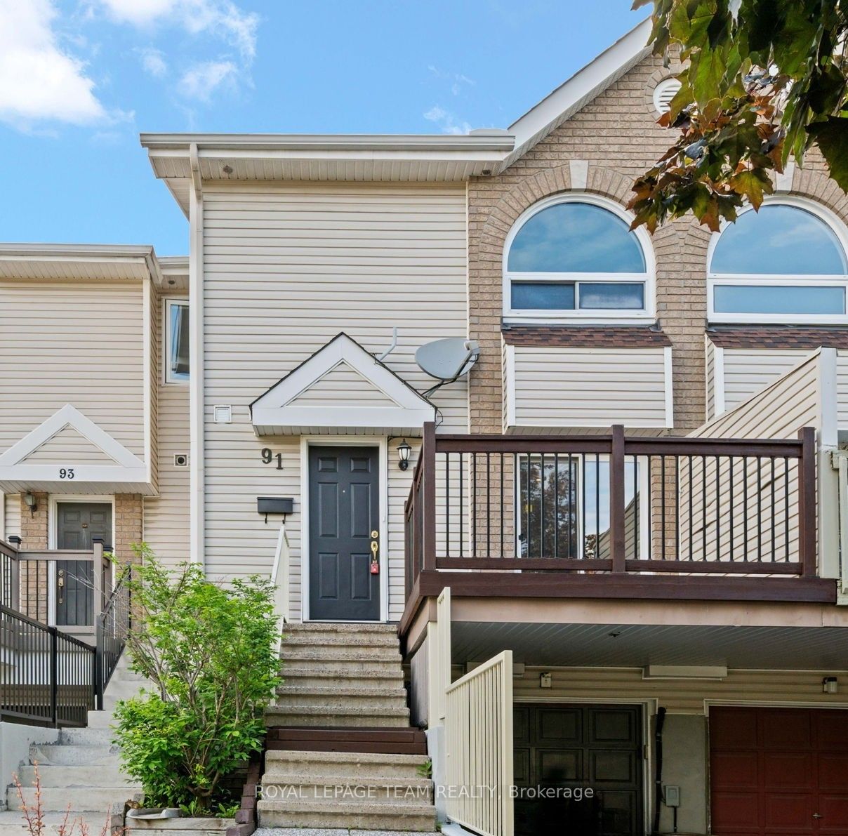 91 Thornbury Crescent Property Photo 2