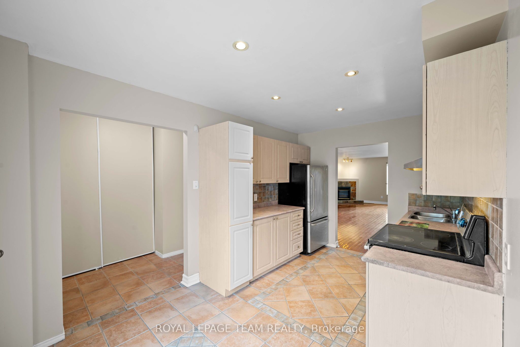 91 Thornbury Crescent Property Photo 7