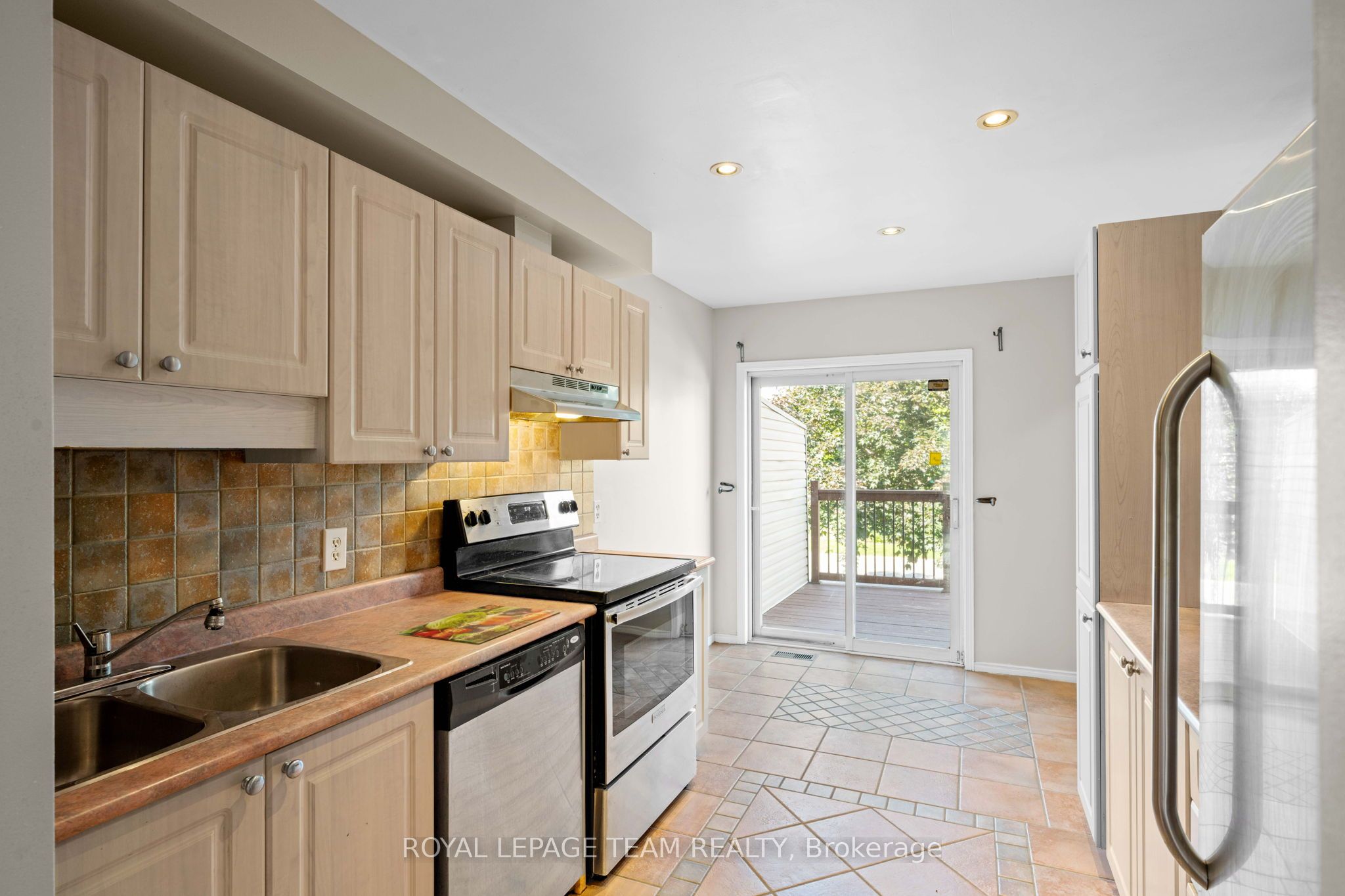 91 Thornbury Crescent Property Photo 9