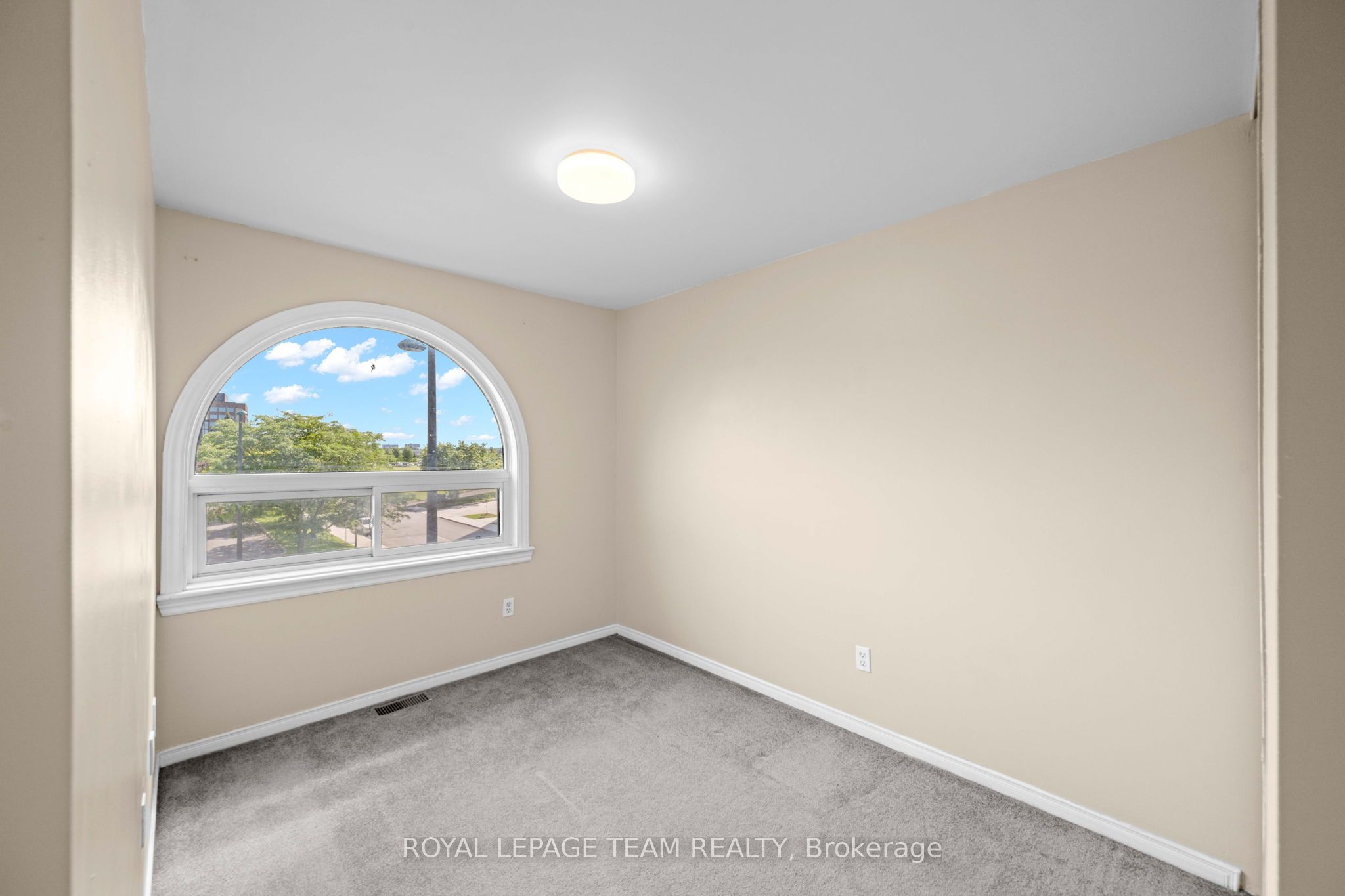 91 Thornbury Crescent Property Photo 24