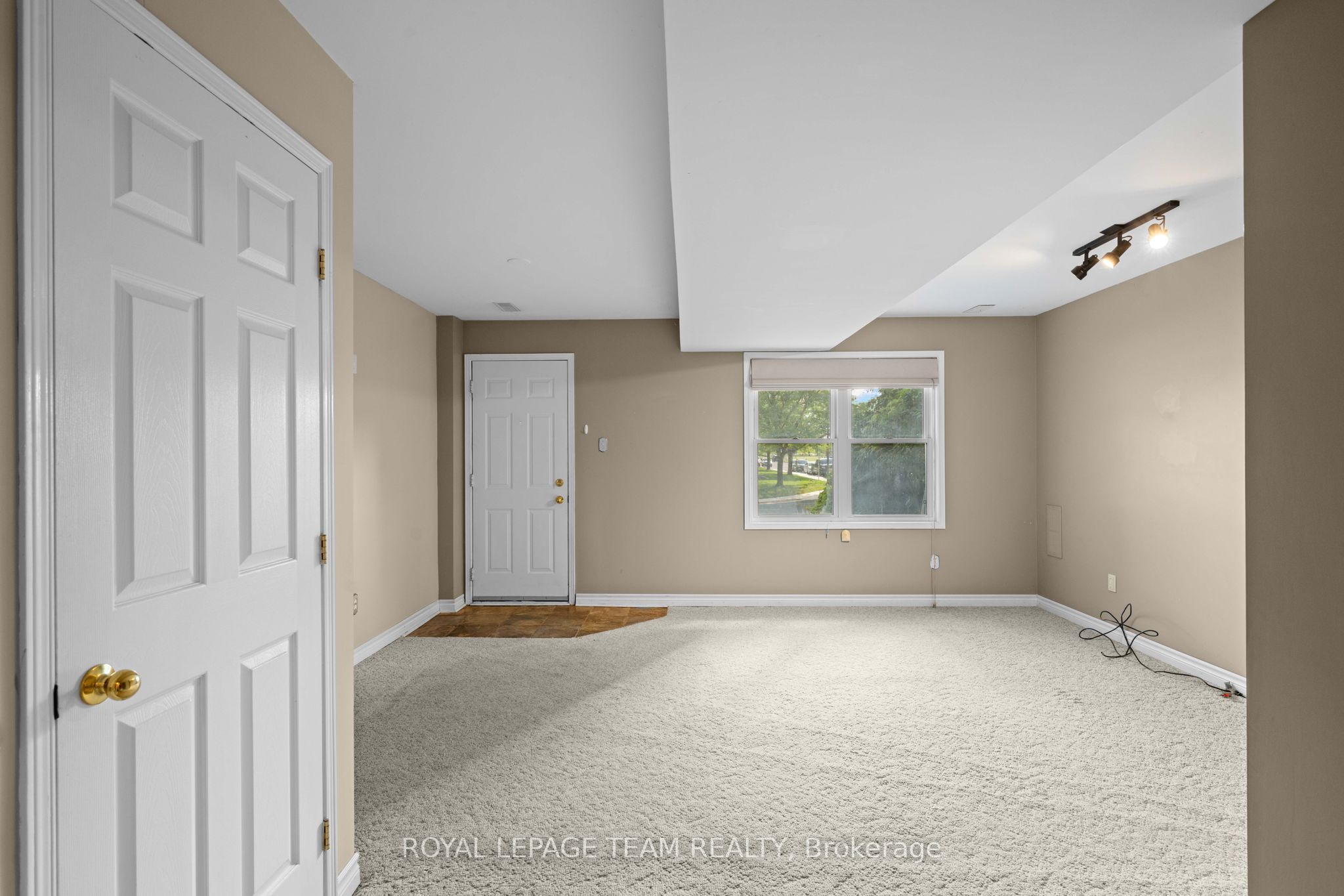 91 Thornbury Crescent Property Photo 33
