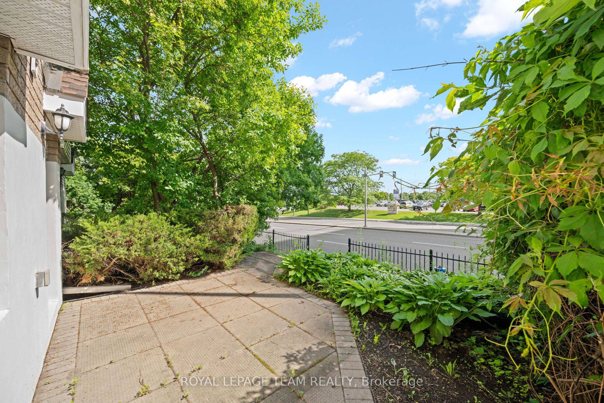91 Thornbury Crescent Property Photo 37