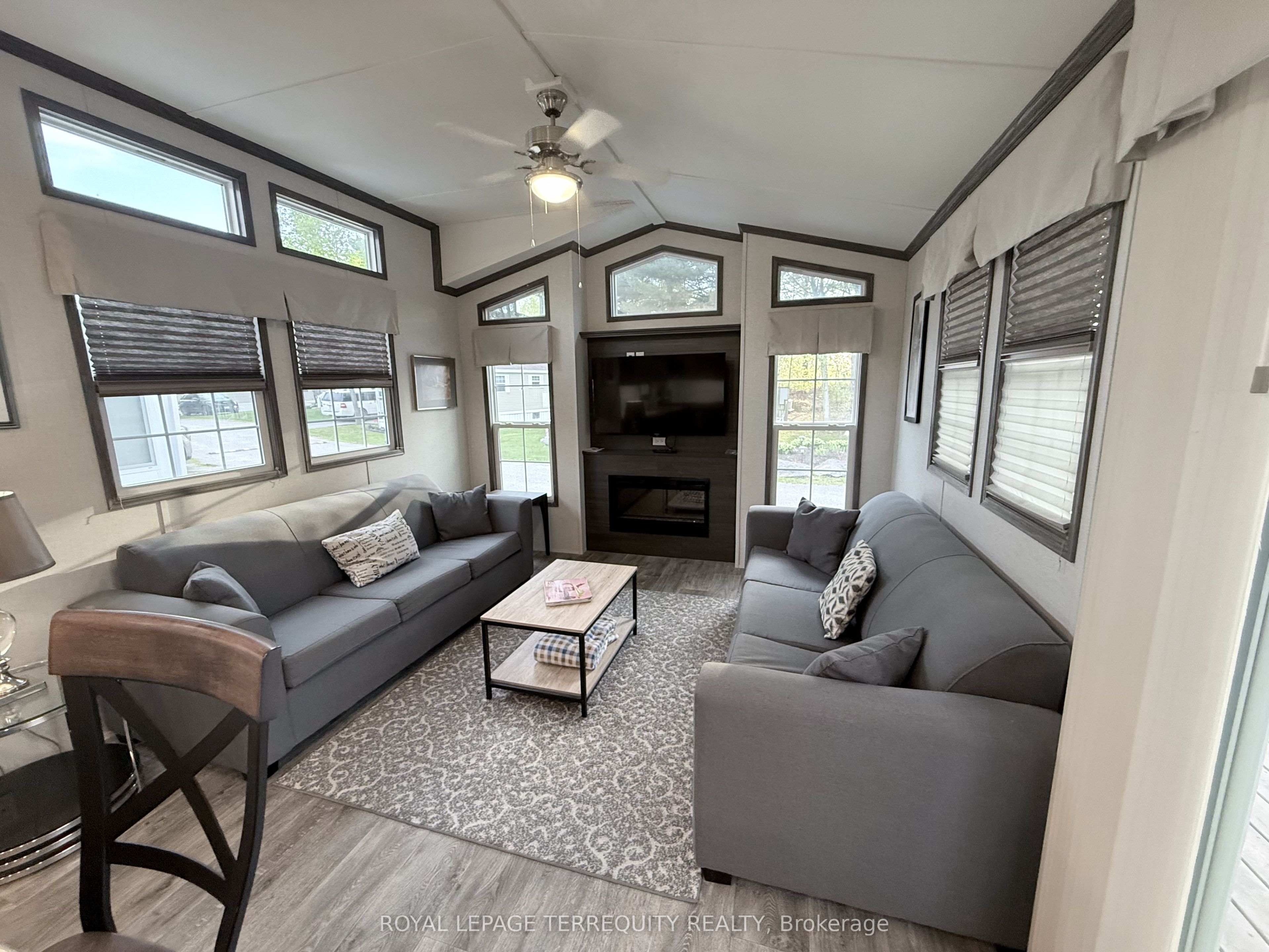 356 Rockhaven Property Photo 4