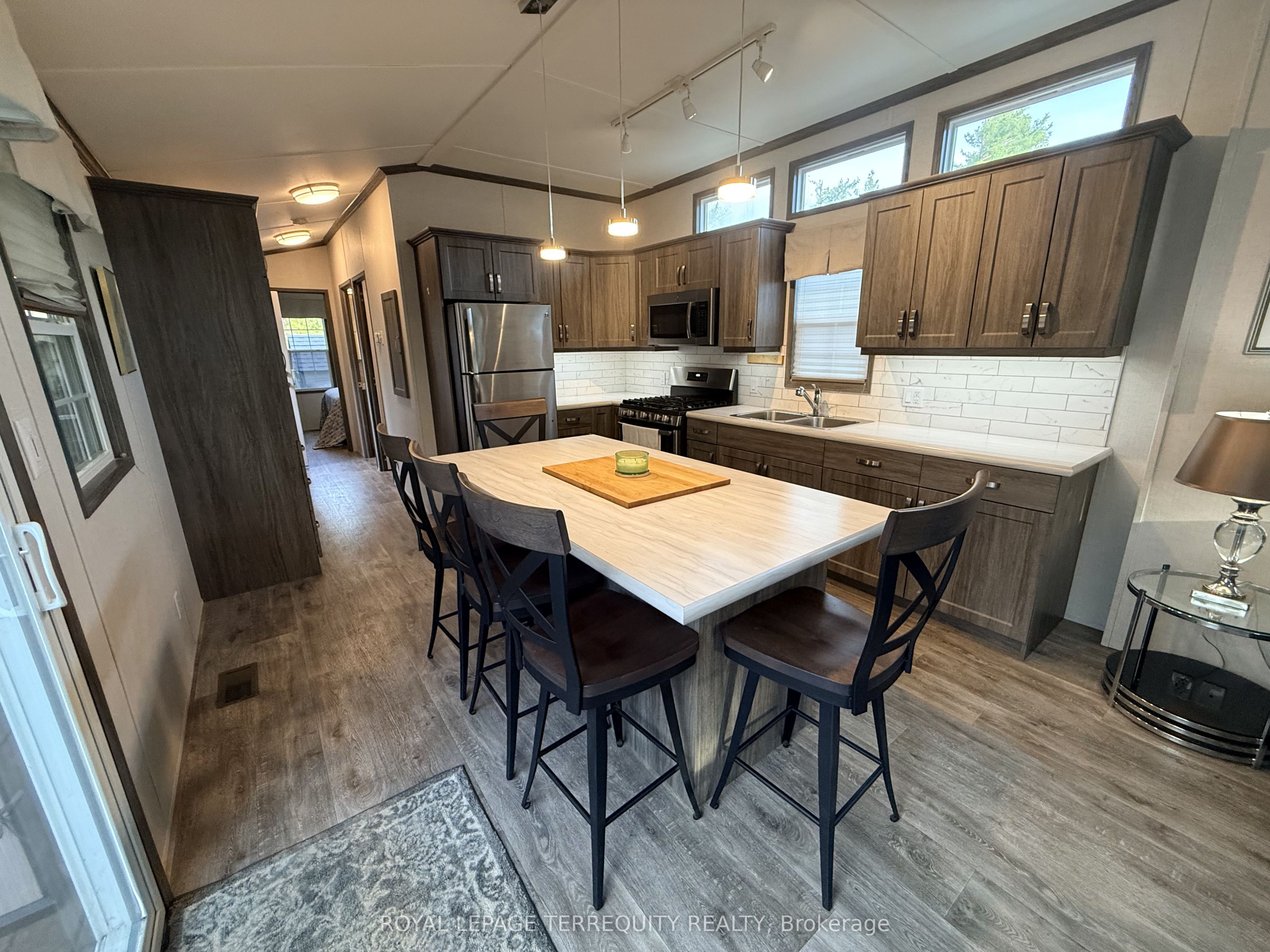 356 Rockhaven Property Photo 8