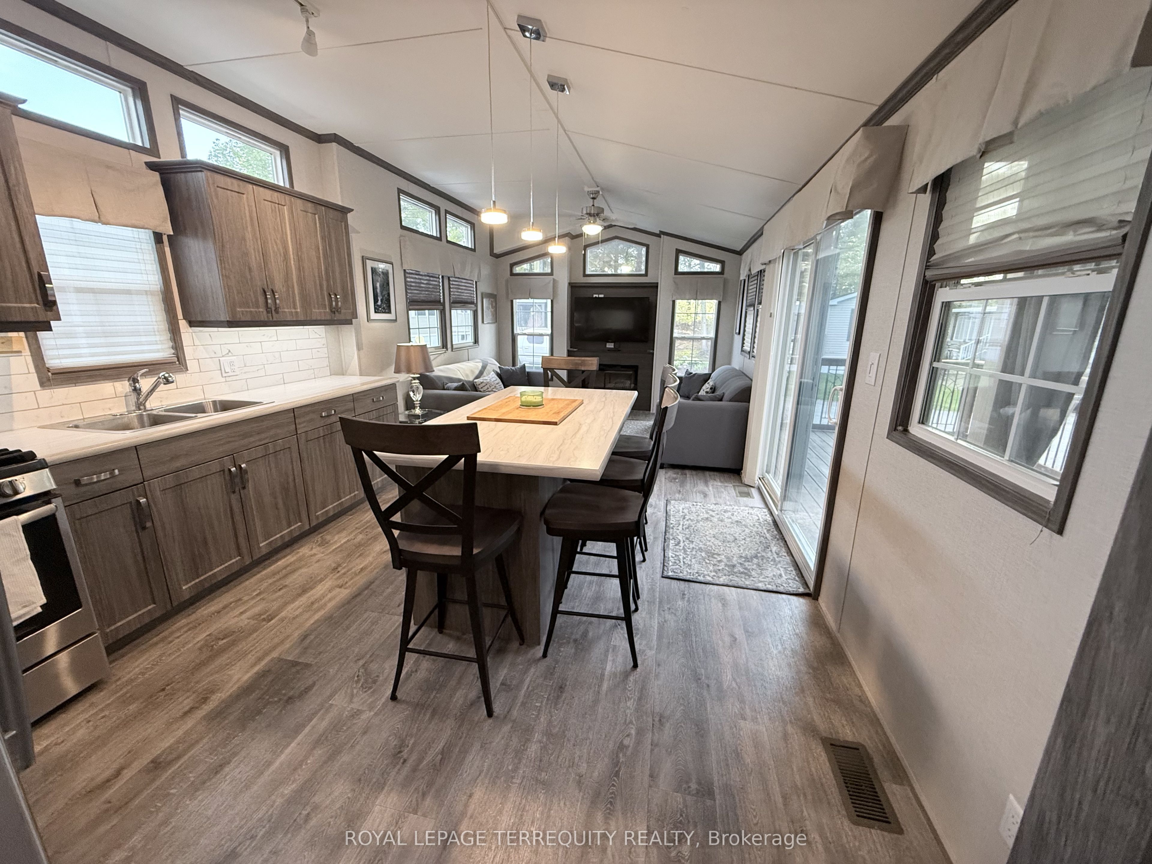 356 Rockhaven Property Photo 10