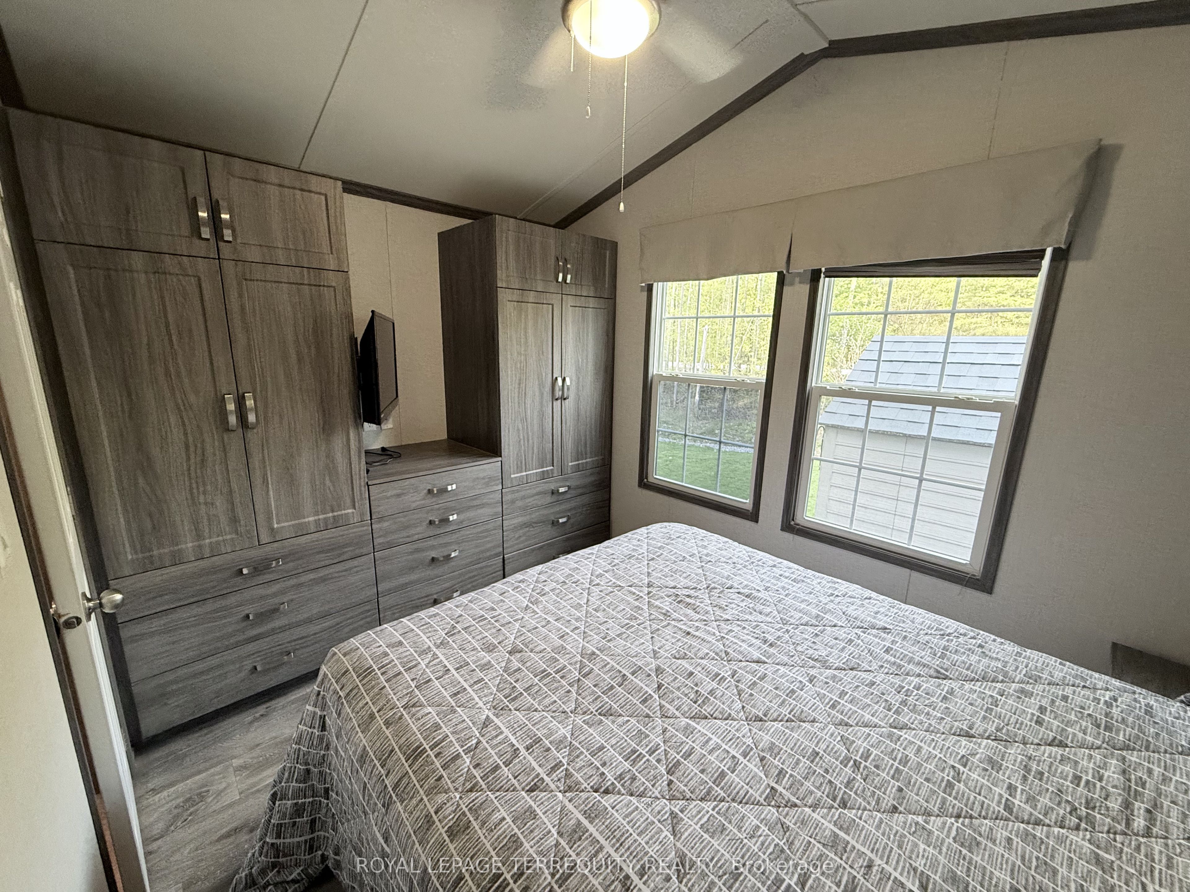 356 Rockhaven Property Photo 12