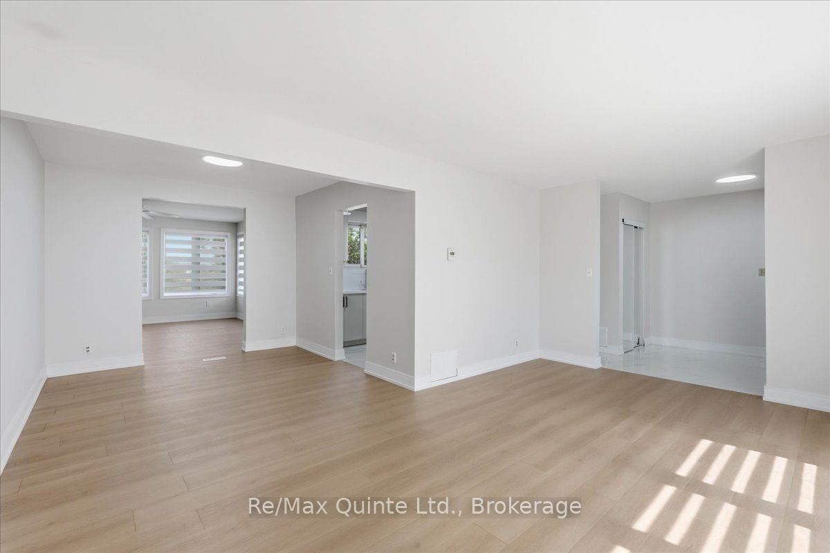 15 Robertson Lane Property Photo 6