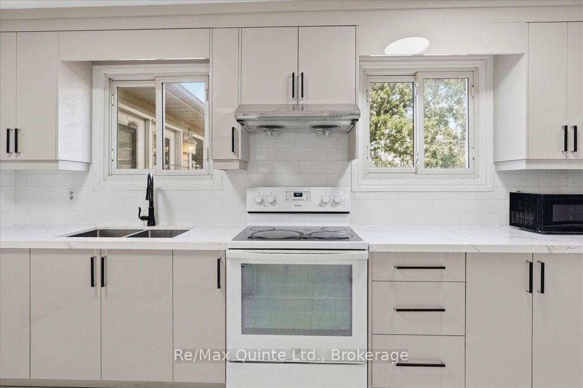 15 Robertson Lane Property Photo 12