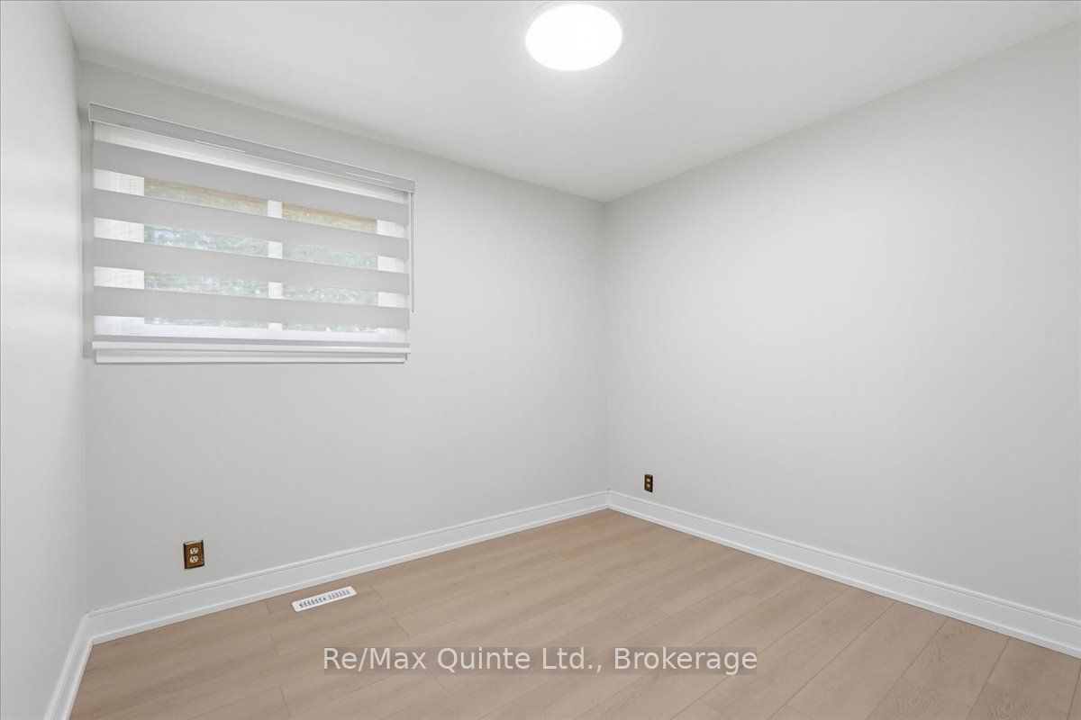15 Robertson Lane Property Photo 17