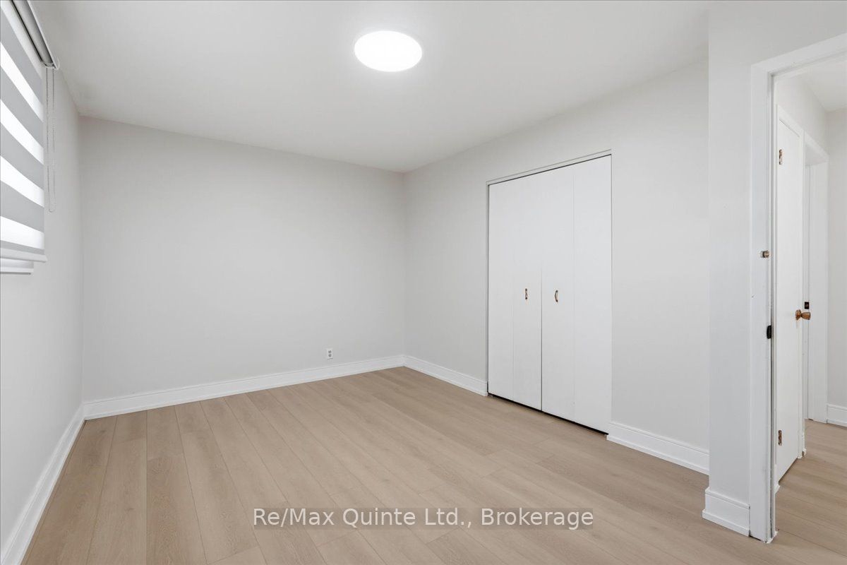 15 Robertson Lane Property Photo 19