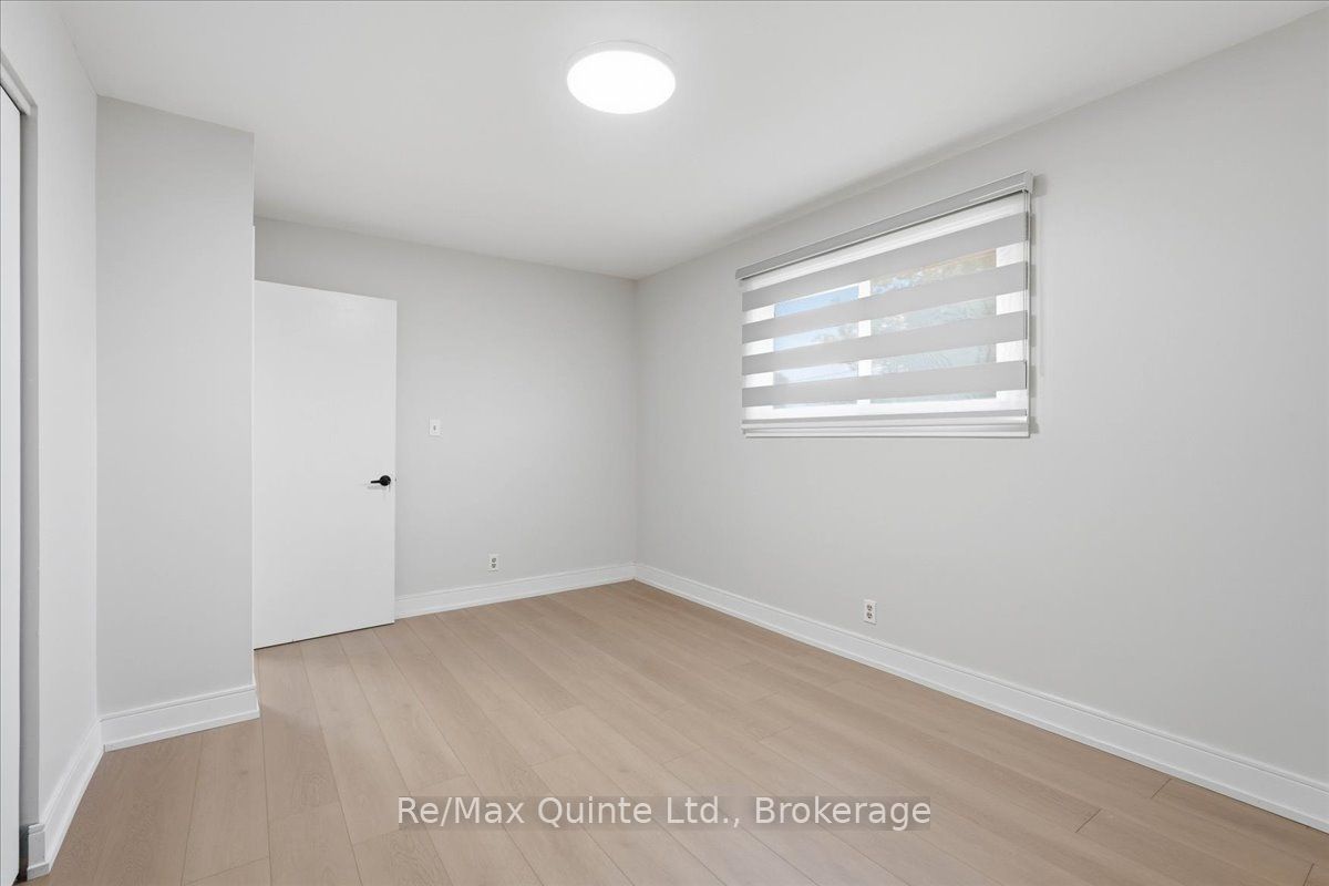 15 Robertson Lane Property Photo 20