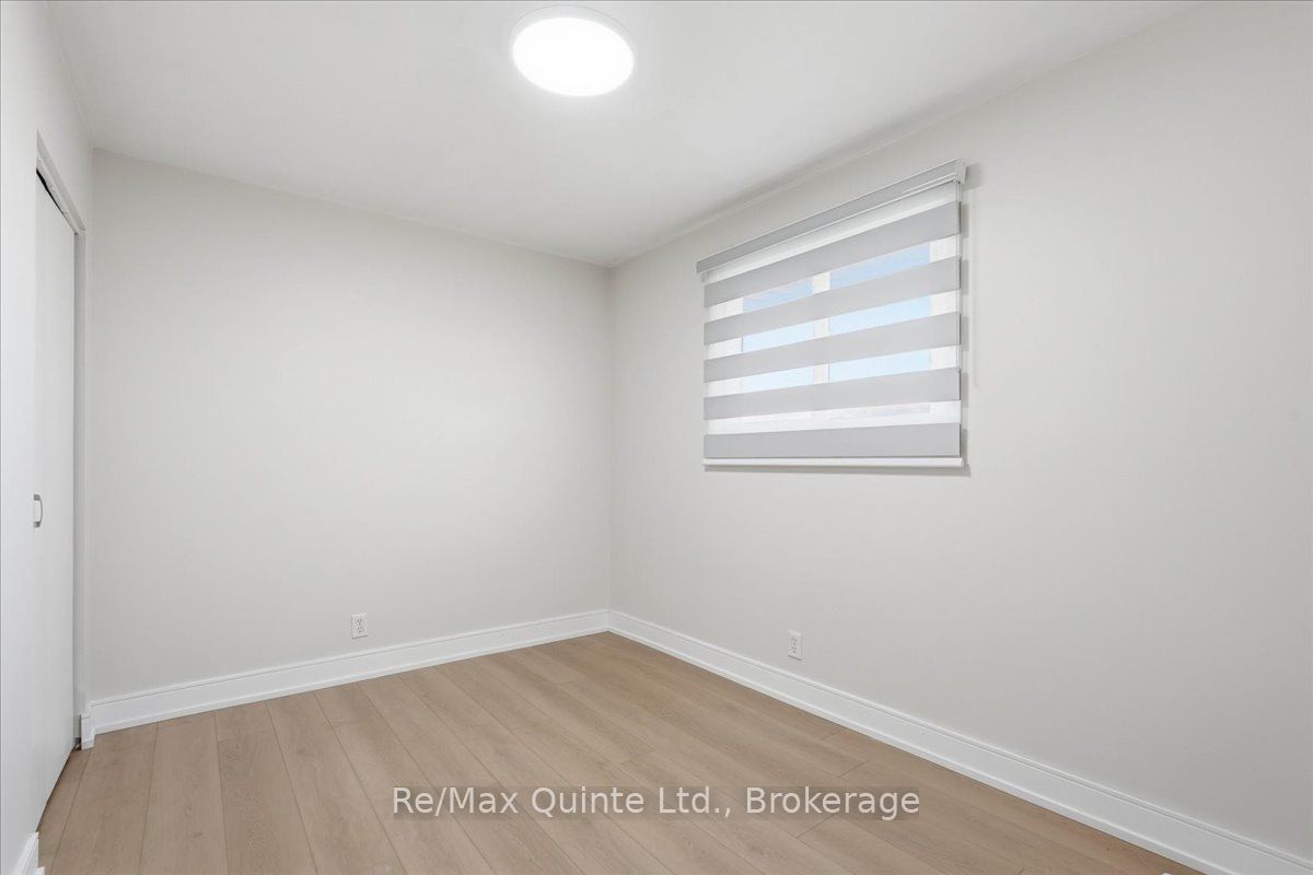 15 Robertson Lane Property Photo 21