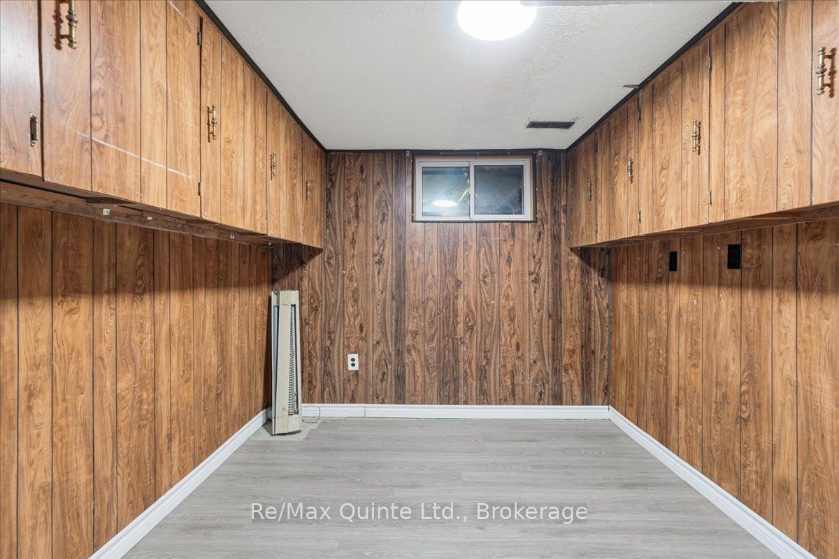 15 Robertson Lane Property Photo 27