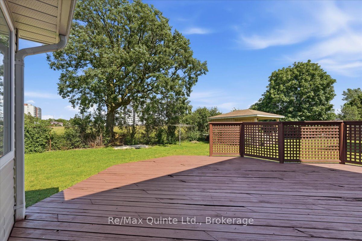 15 Robertson Lane Property Photo 31