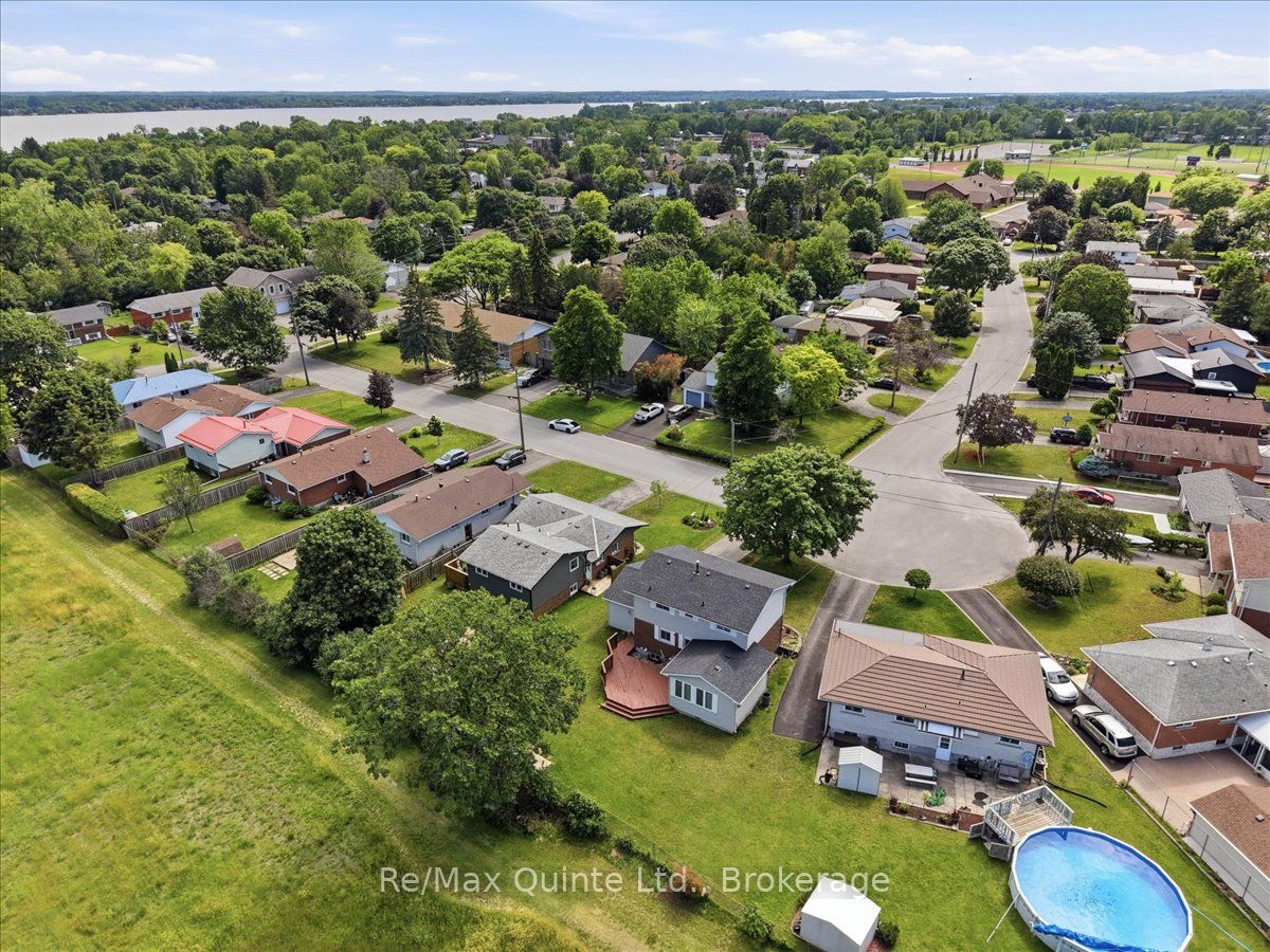 15 Robertson Lane Property Photo 35