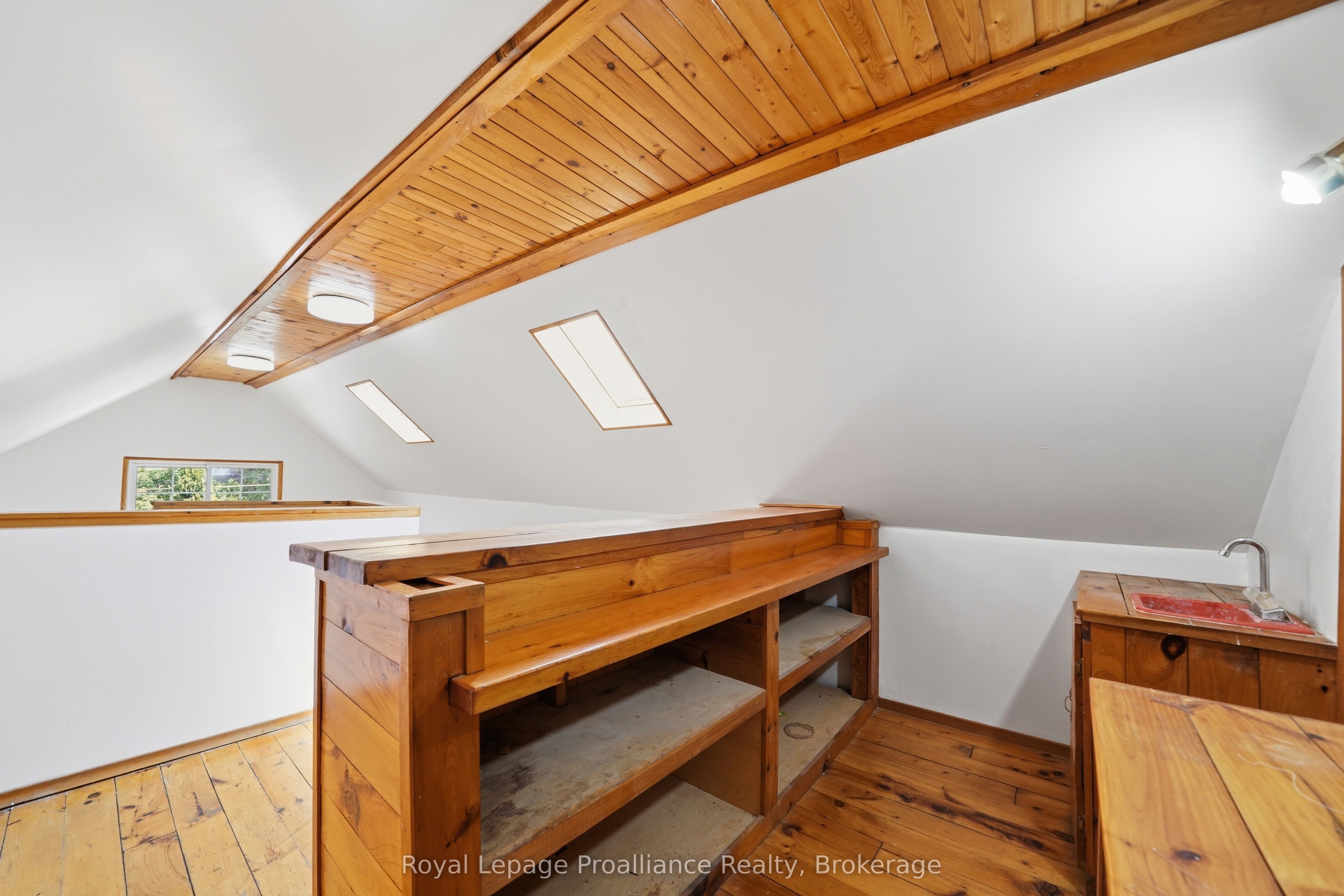 79 Bridge Street W Property Photo 32