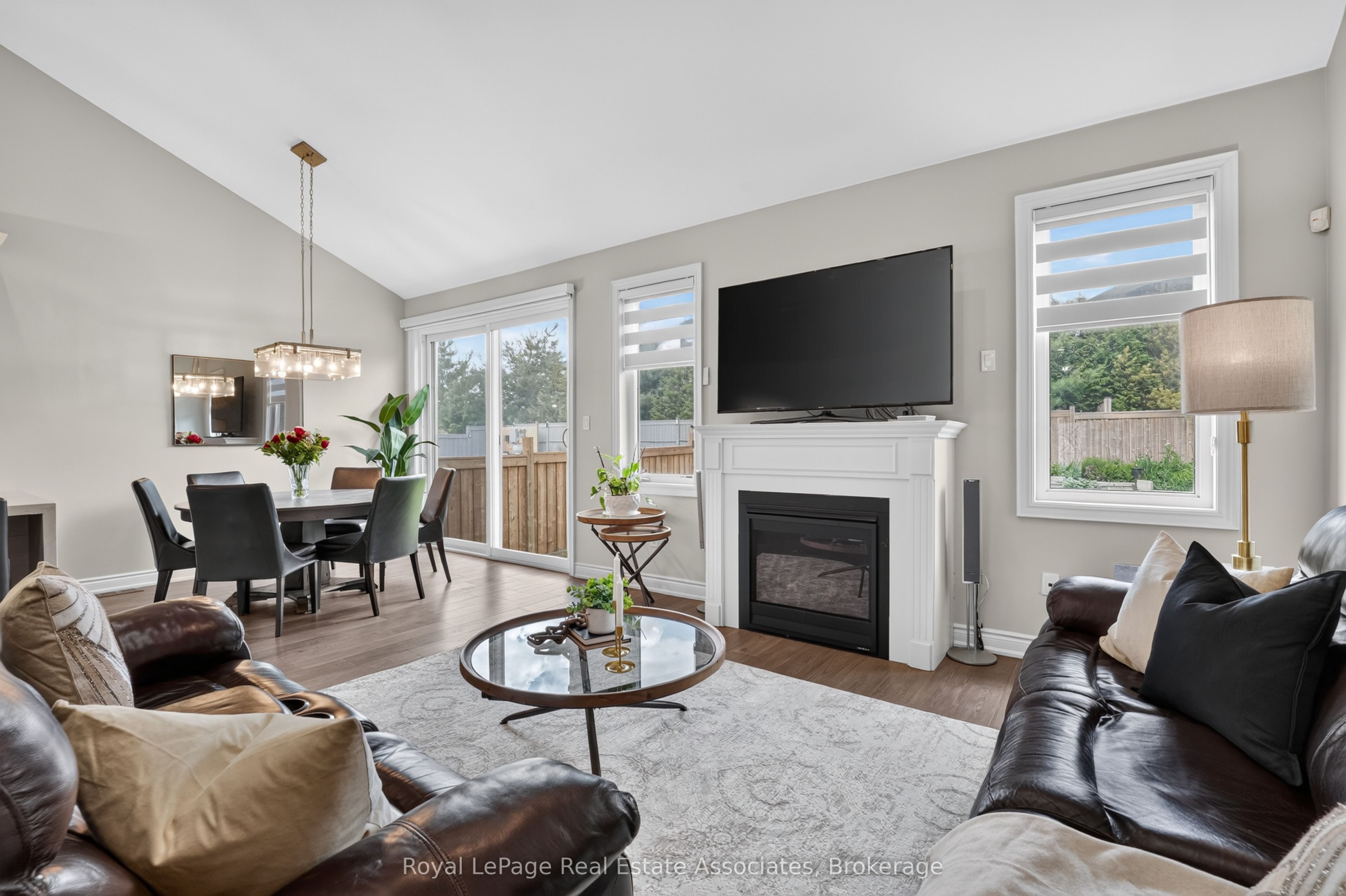 48 Harpin Way E Property Photo 17