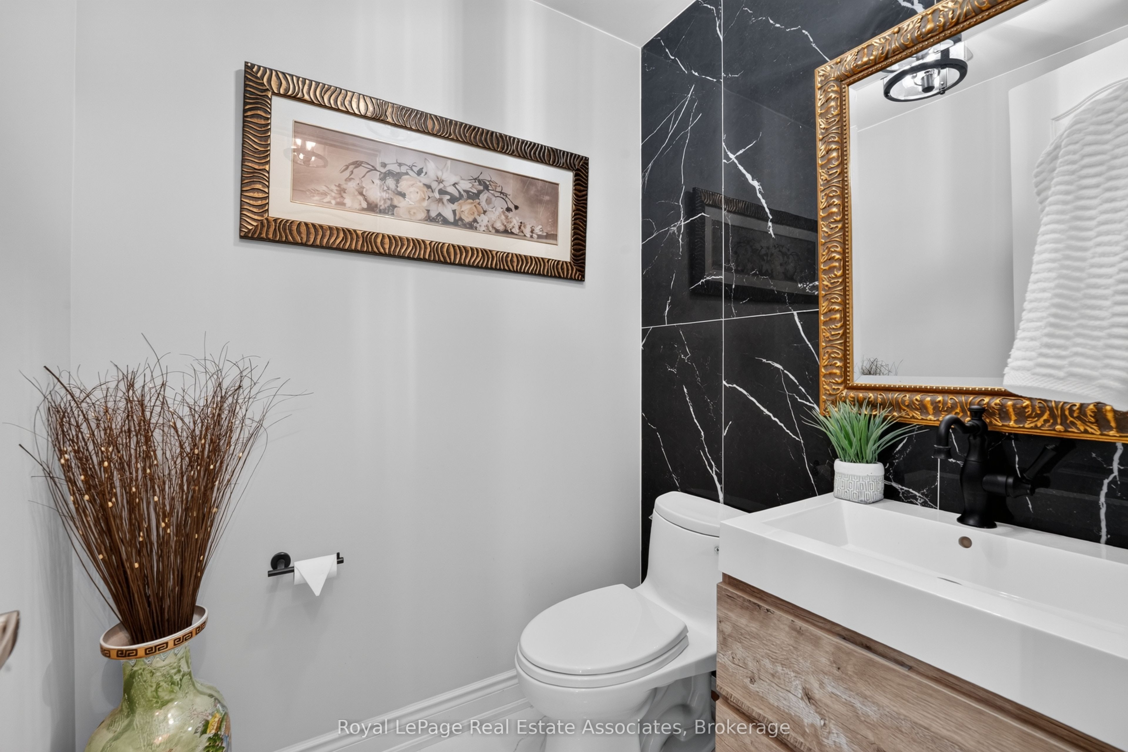 48 Harpin Way E Property Photo 24