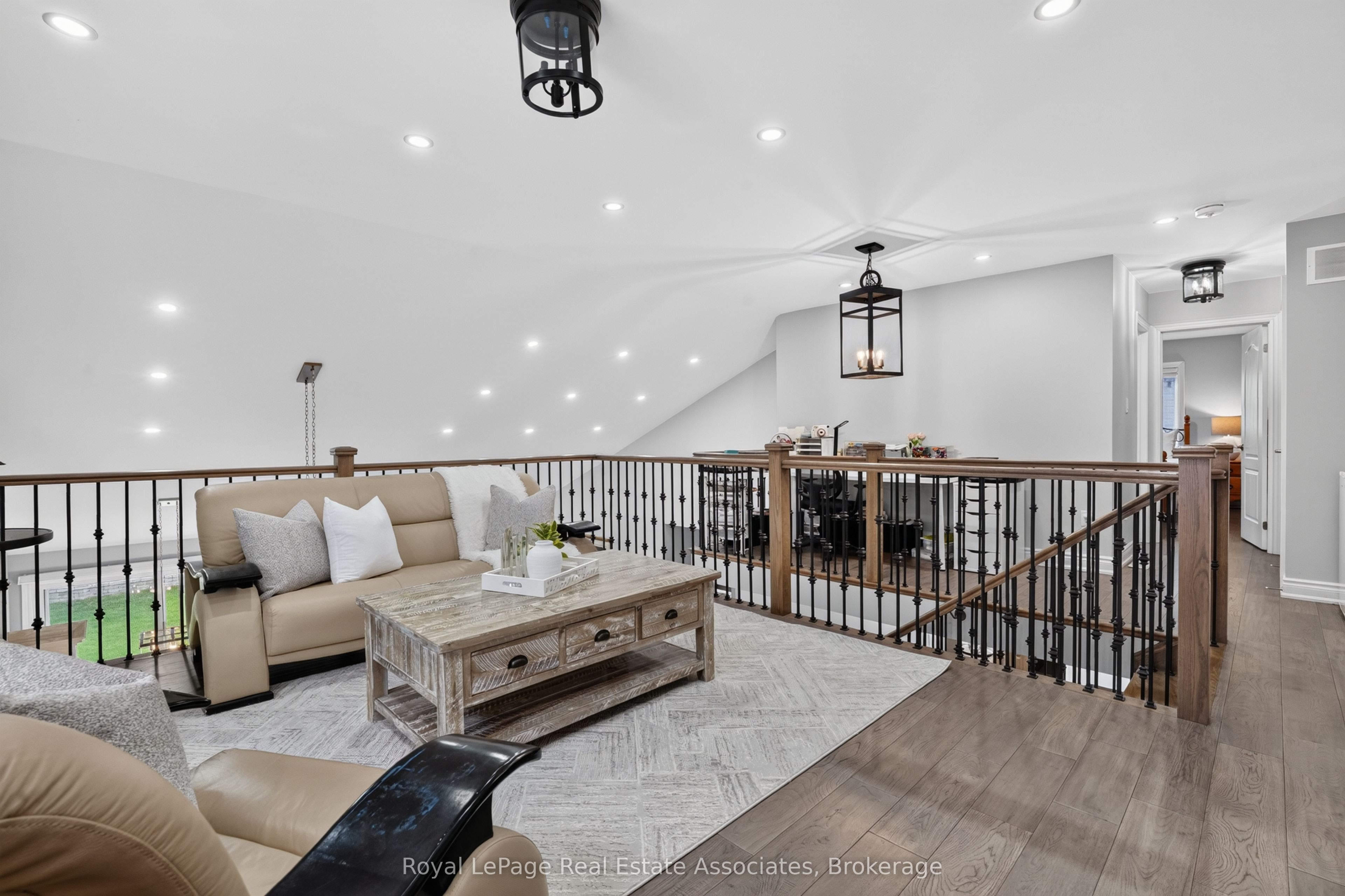 48 Harpin Way E Property Photo 32