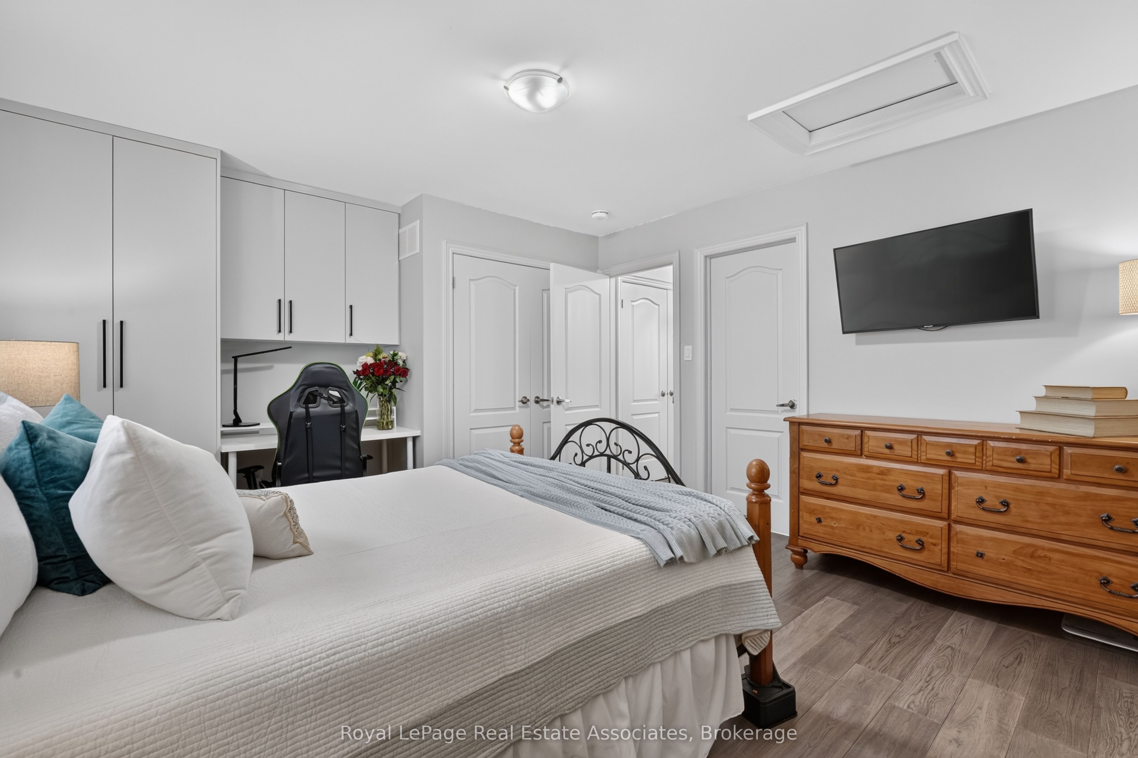 48 Harpin Way E Property Photo 35