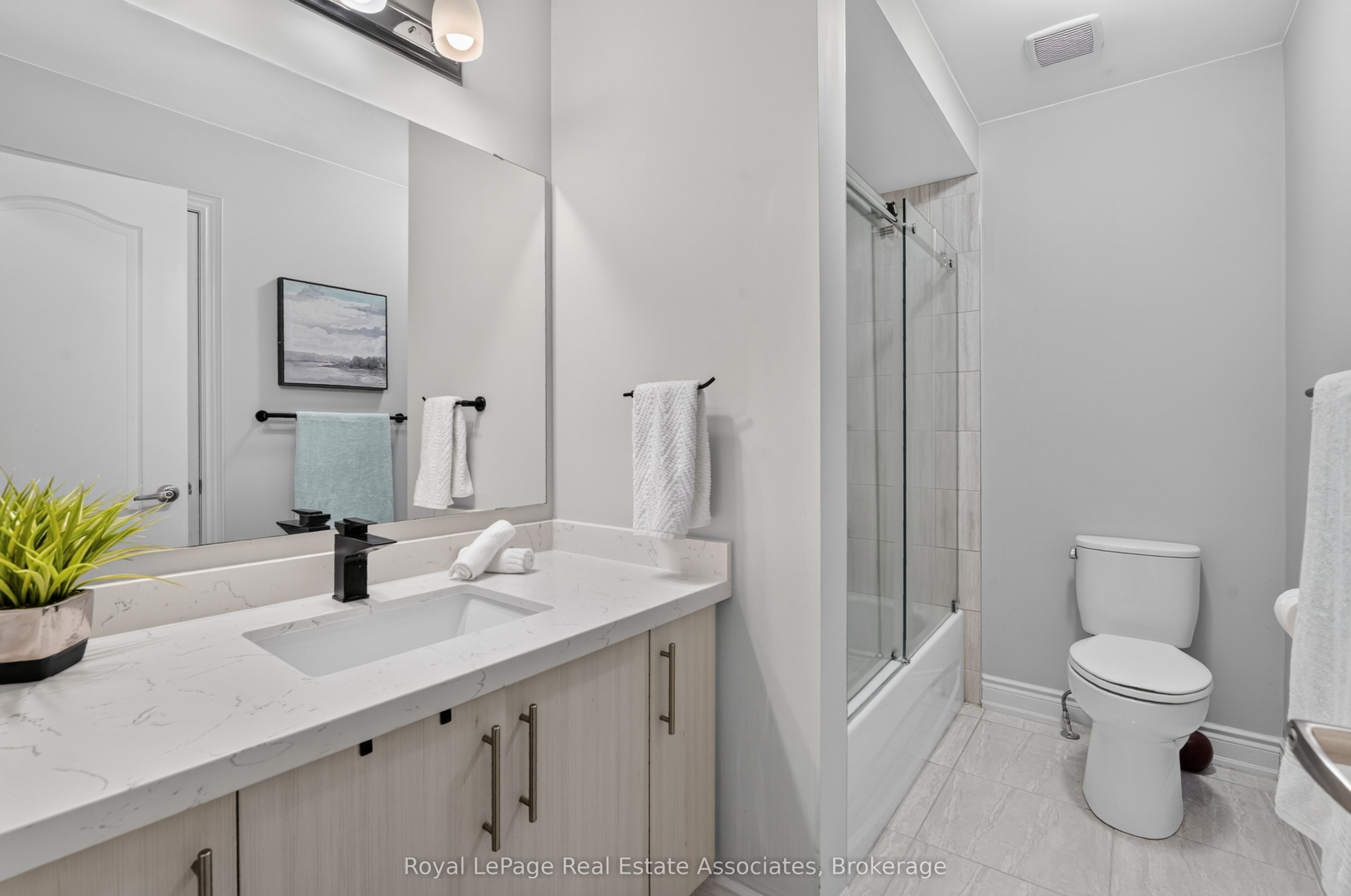 48 Harpin Way E Property Photo 36