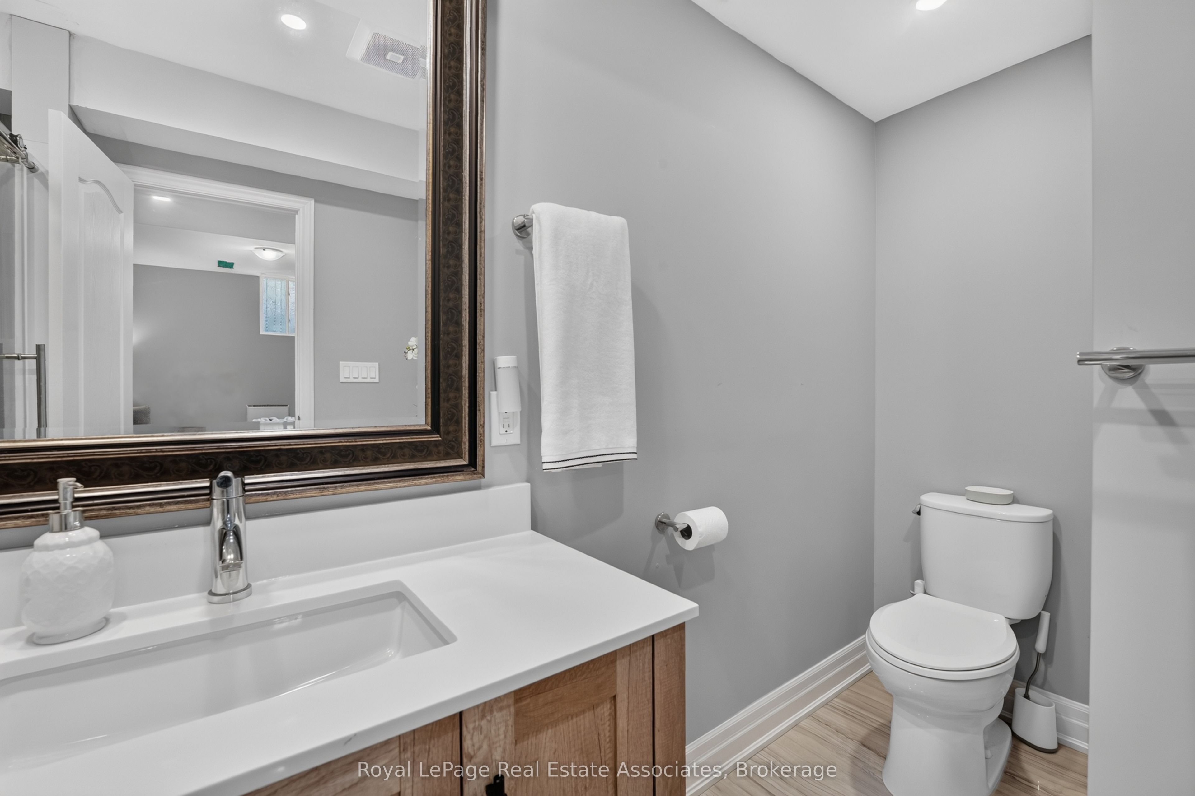 48 Harpin Way E Property Photo 45