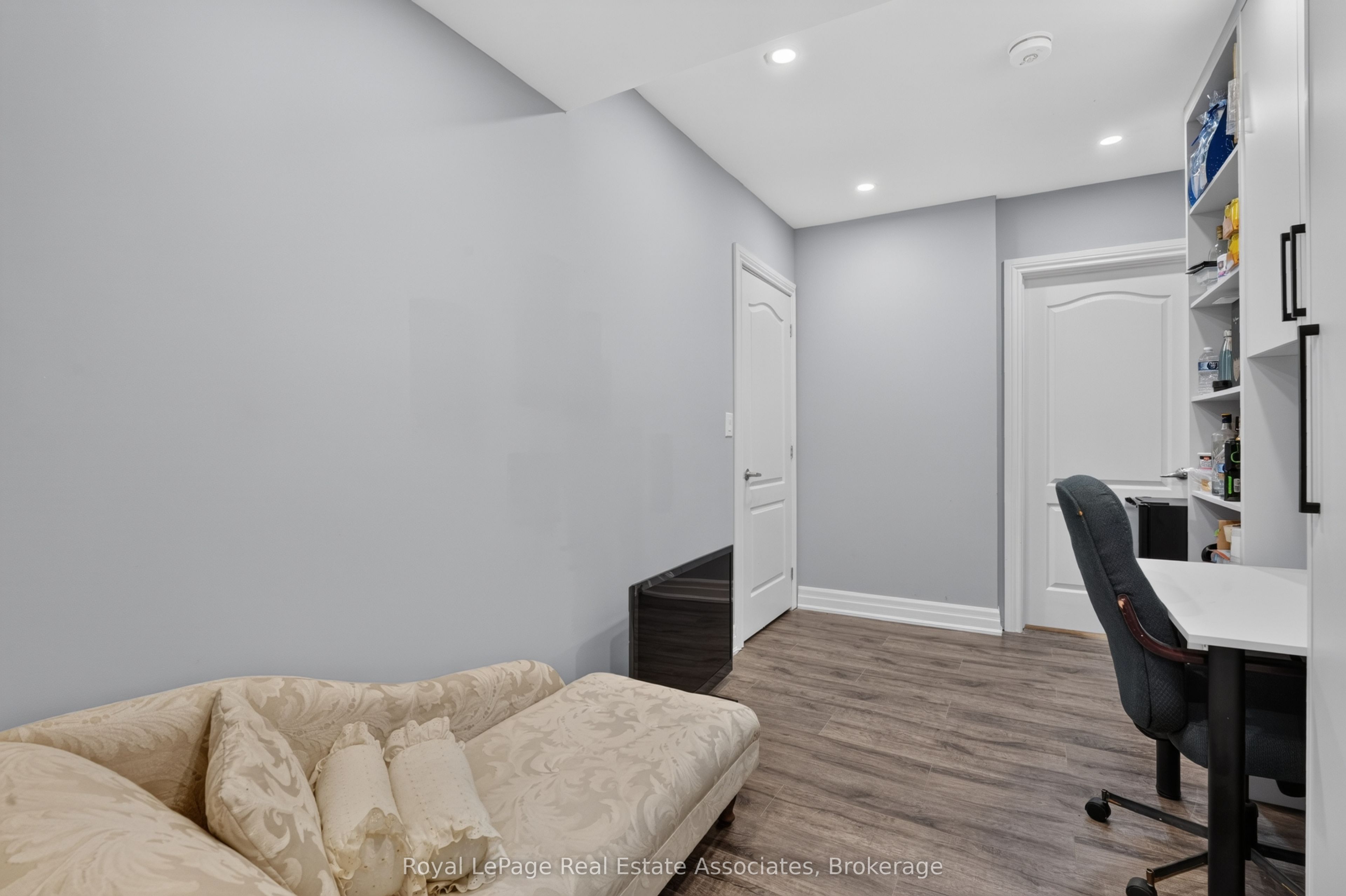 48 Harpin Way E Property Photo 46