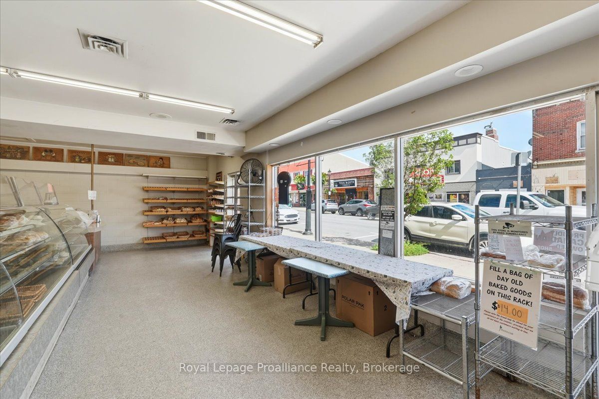 61 Bridge Street E Property Photo 7