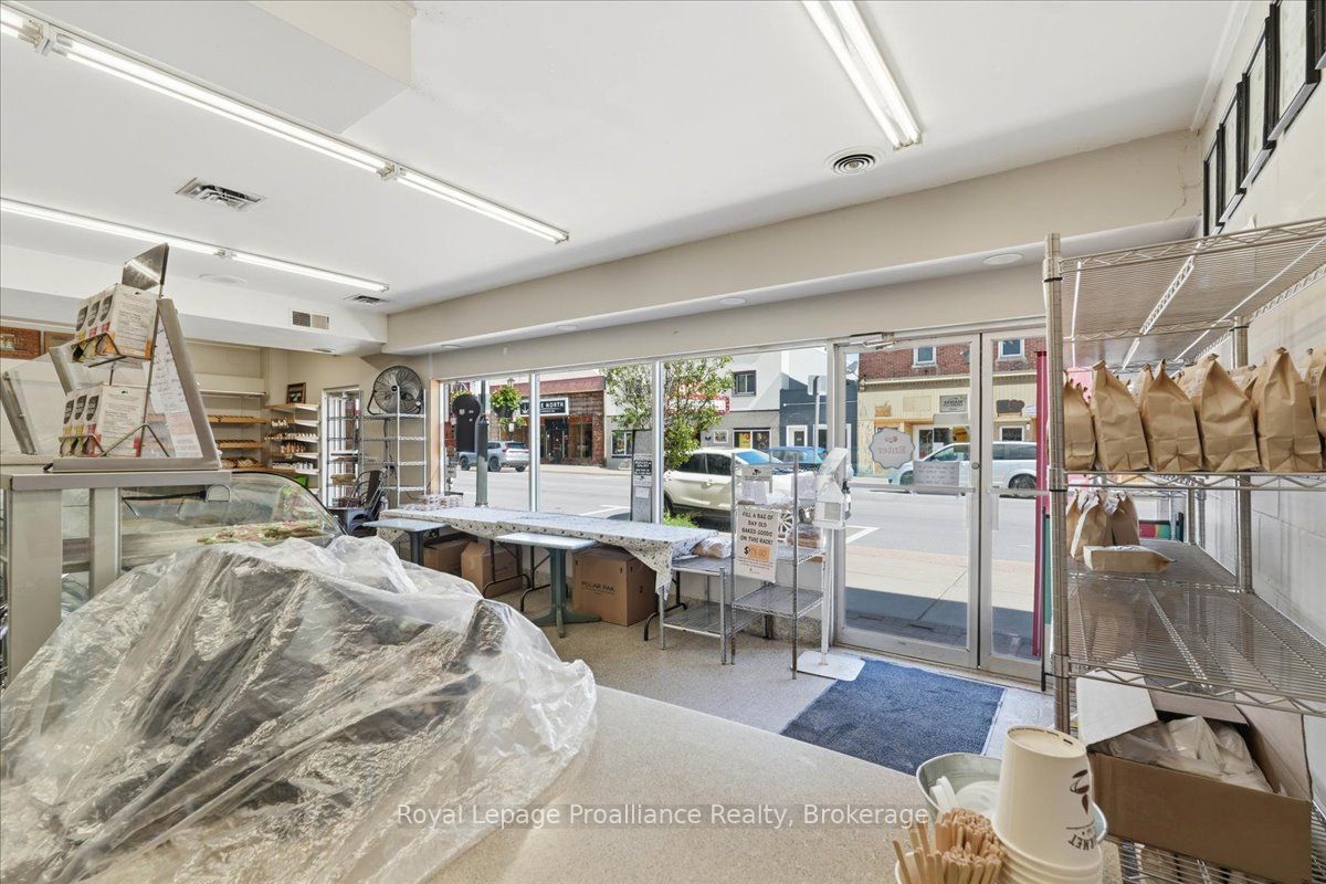 61 Bridge Street E Property Photo 9