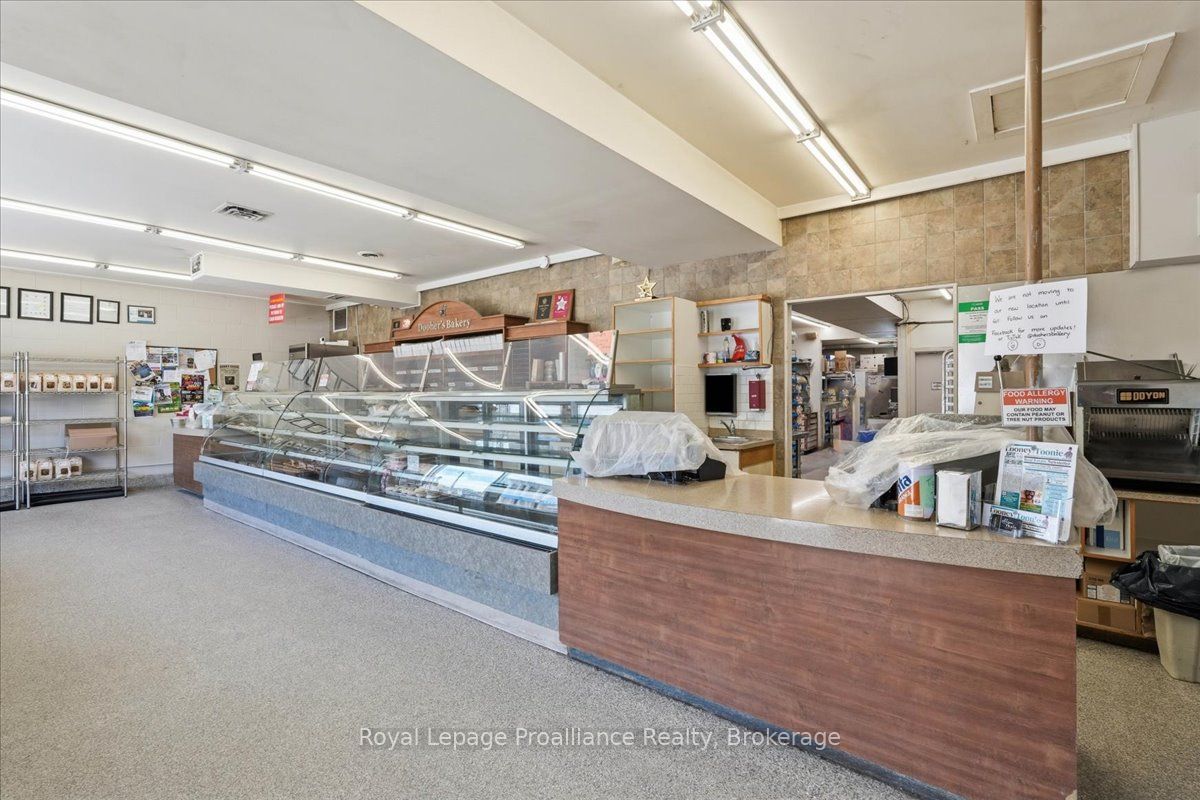 61 Bridge Street E Property Photo 16