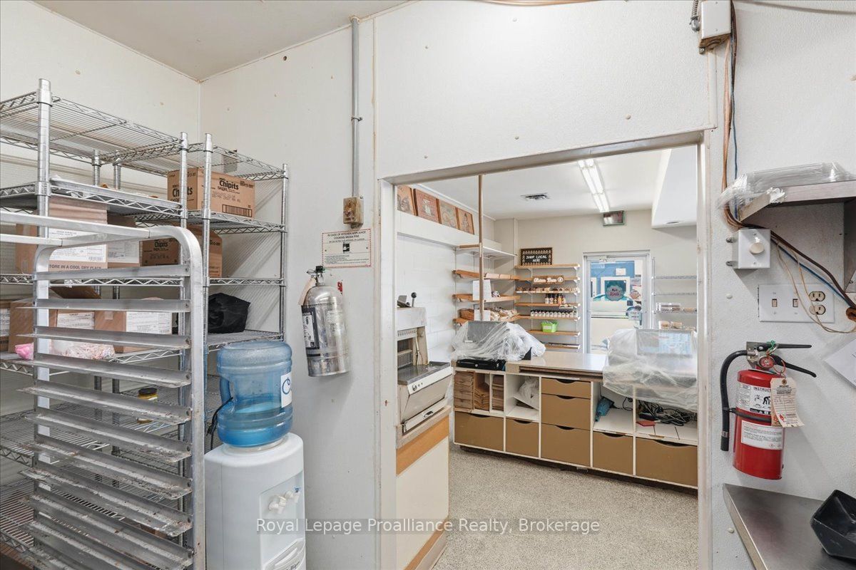 61 Bridge Street E Property Photo 20