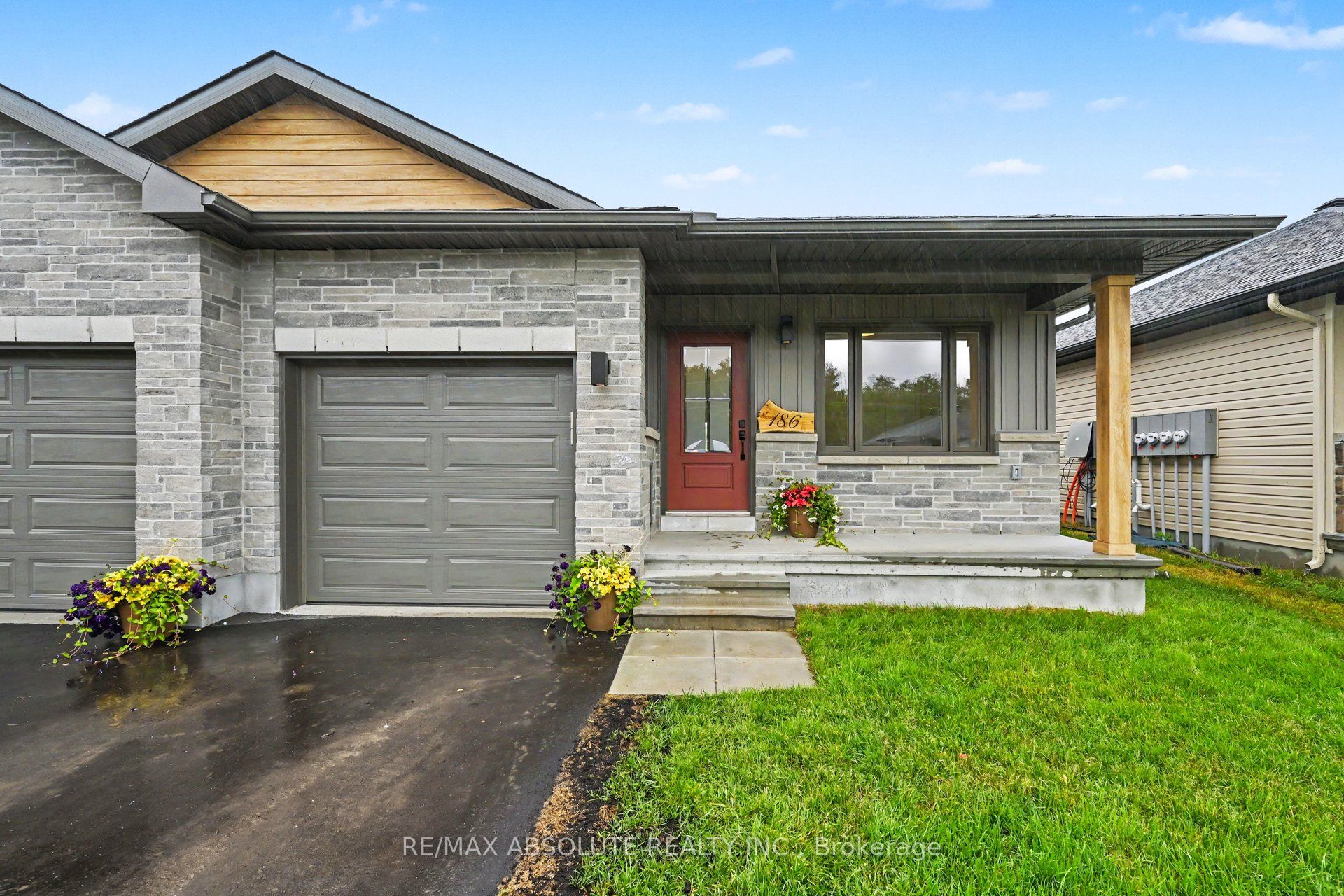 186 Seabert Drive Property Photo 1