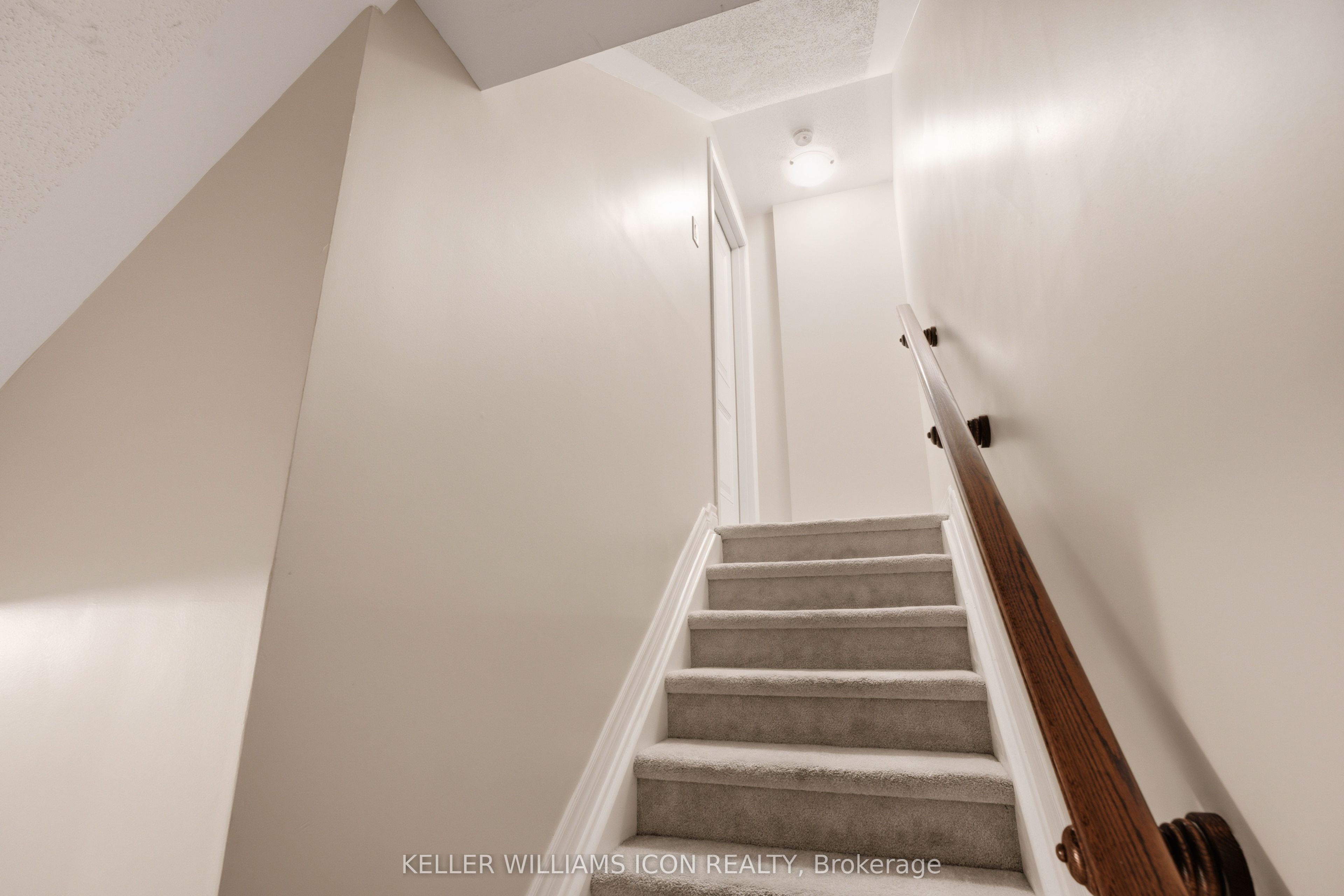 528 Clearbrook Drive Property Photo 2