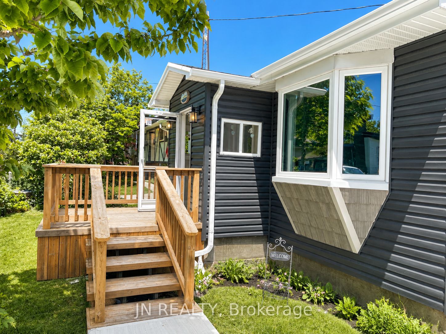 1962 W Franklin Avenue W Property Photo 2