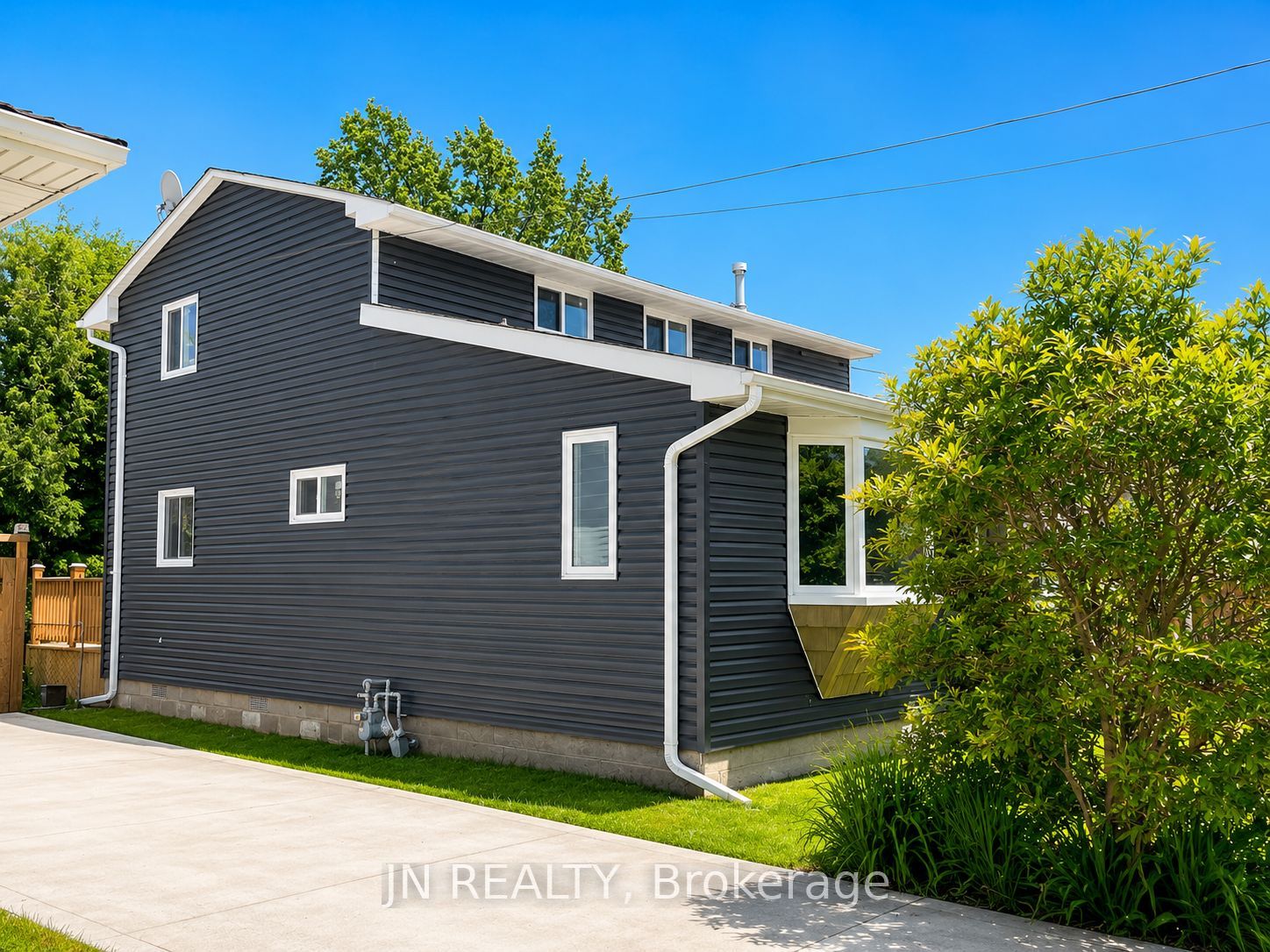 1962 W Franklin Avenue W Property Photo 4