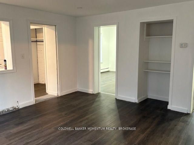 434 Main Street E Property Photo 9