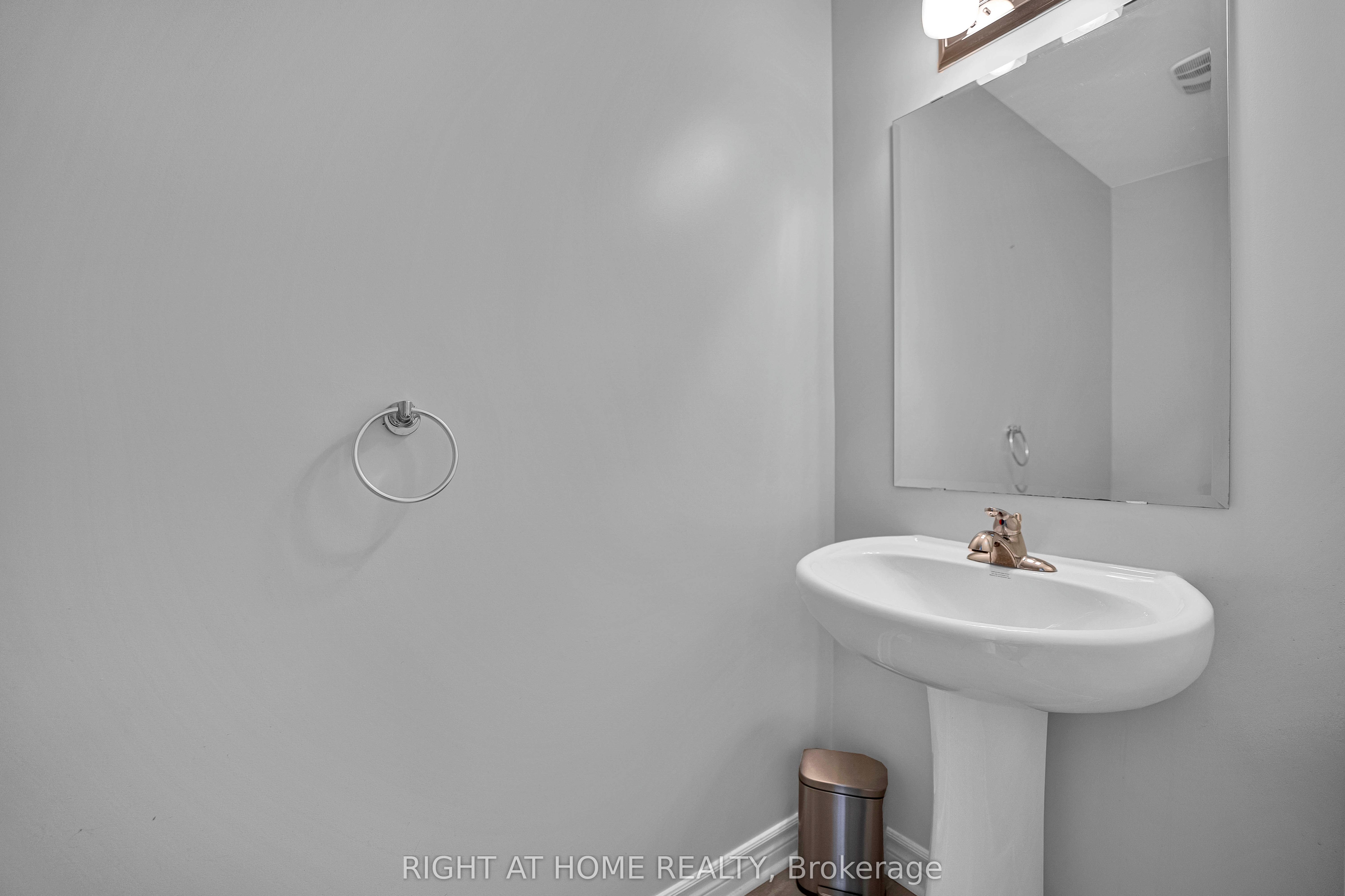 720 Dearborn Property Photo 3