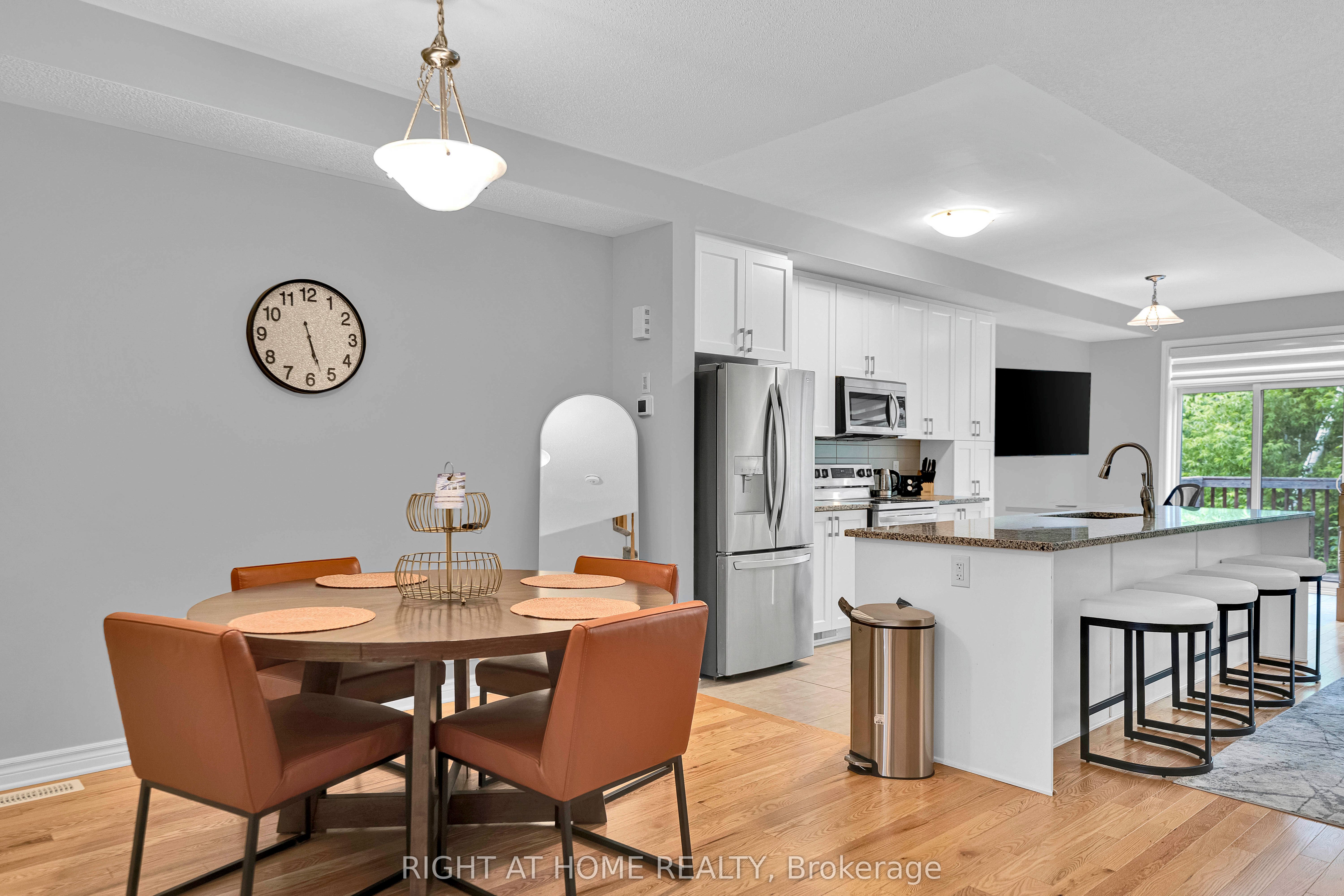 720 Dearborn Property Photo 4