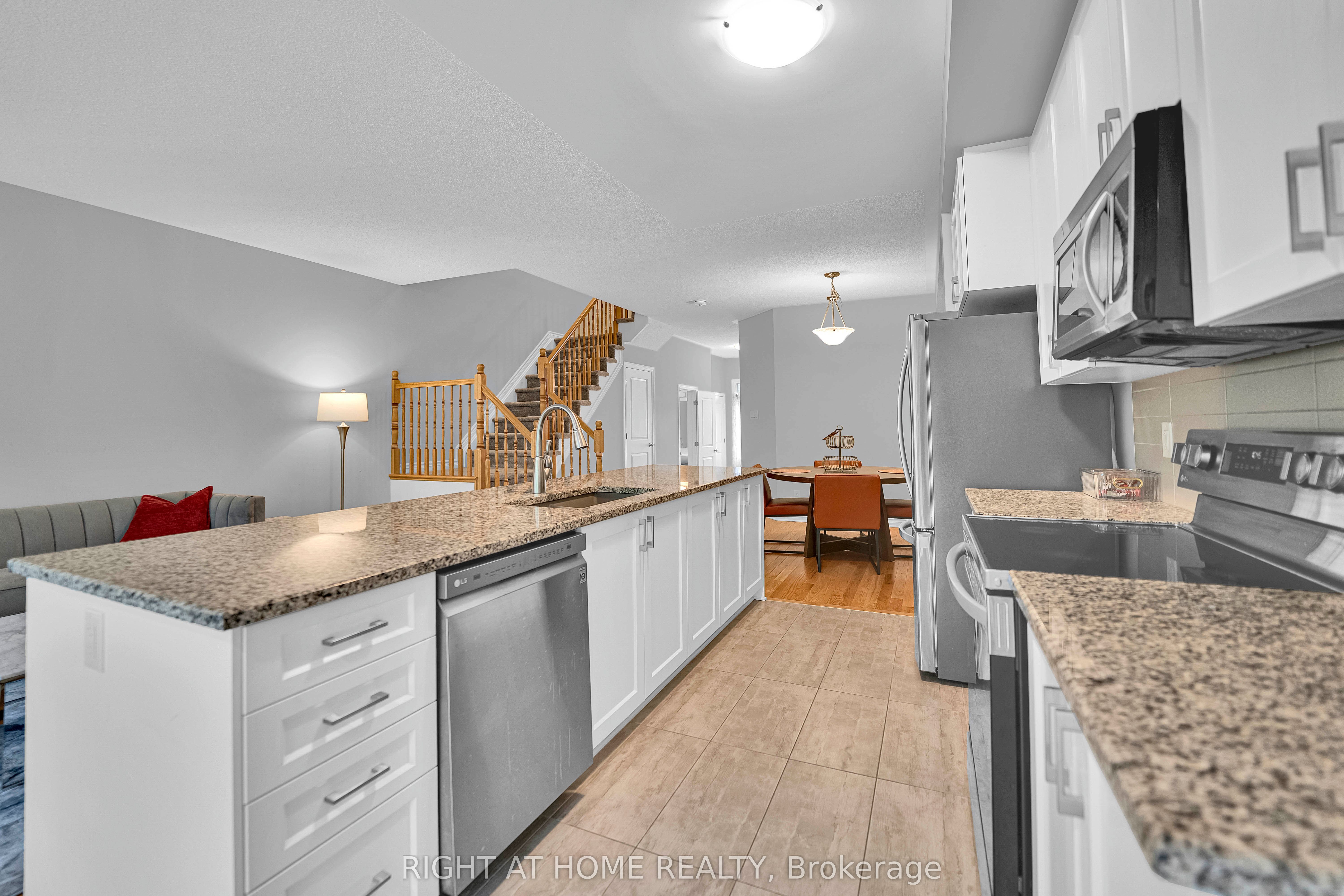 720 Dearborn Property Photo 18